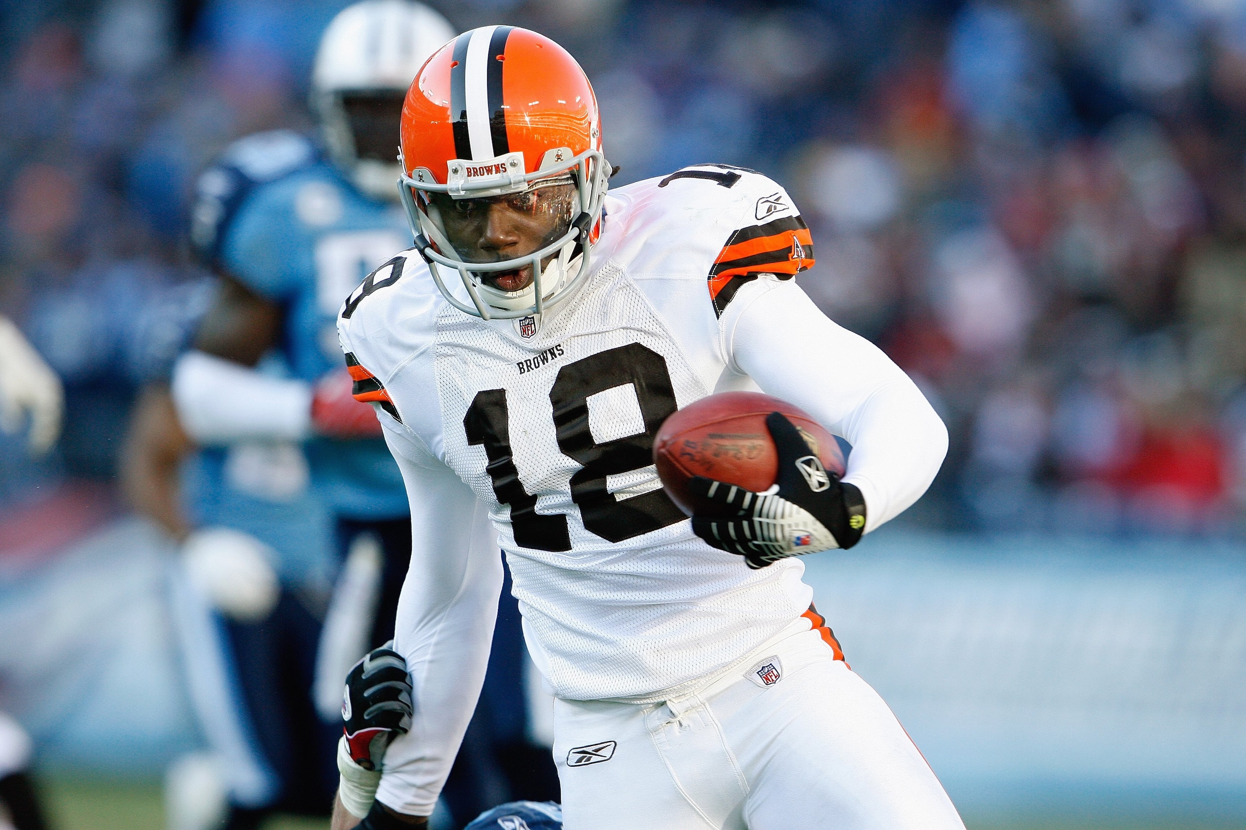 NASHVILLE, TN - DECEMBER 7:   Donte Stallworth #18 of the Cleveland Browns carries the ball during the game against the Tennessee Titans on December 7, 2008 at LP Field in Nashville, Tennessee.  (Photo by Kevin C. Cox/Getty Images)