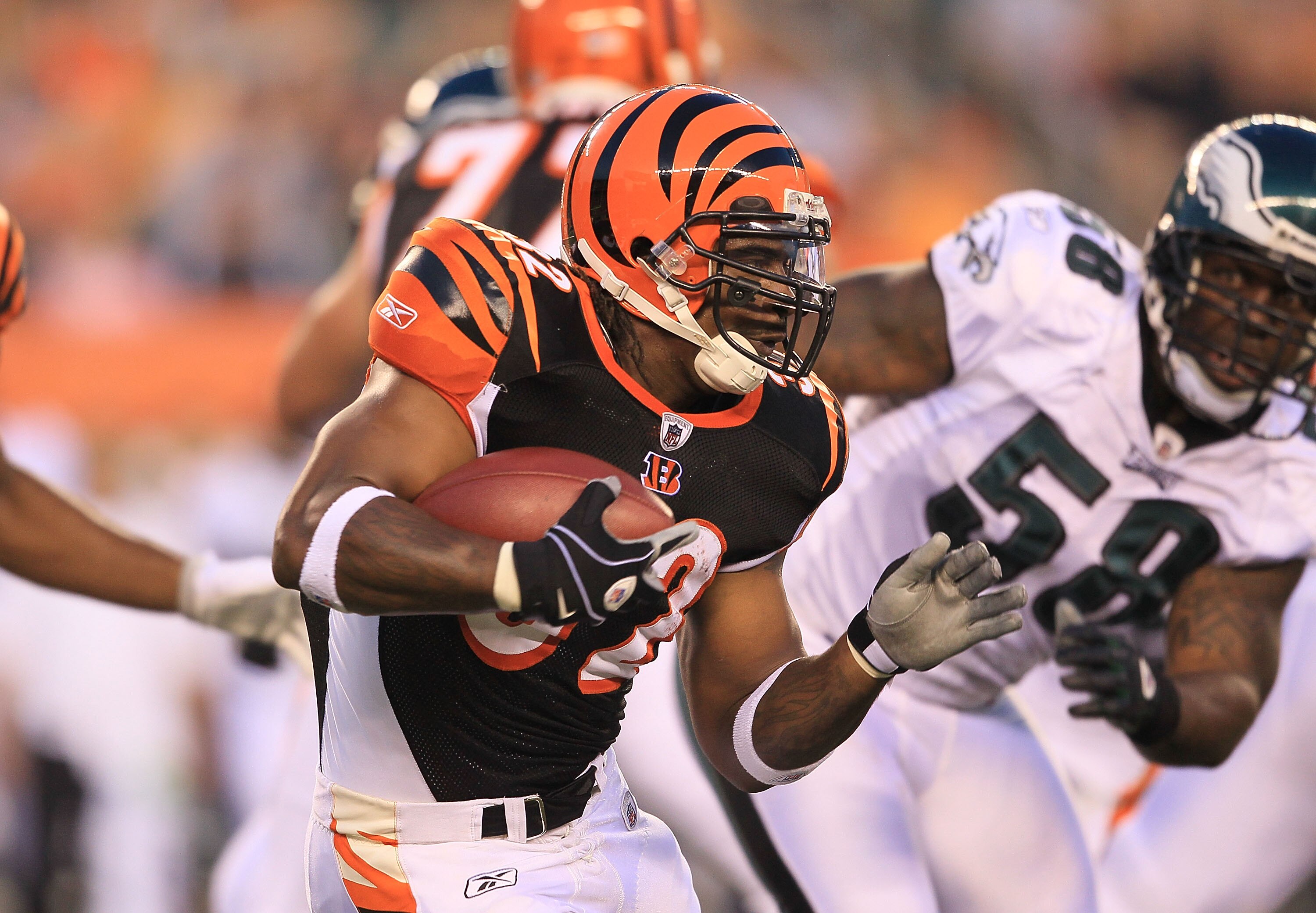 CINCINNATI - AUGUST 20:  Cedric Benson #32 of the Cincinnati Bengals runs with the ball during the NFL preseason game against the Philadelphia Eagles at Paul Brown Stadium on August 20, 2010 in Cincinnati, Ohio.  (Photo by Andy Lyons/Getty Images)