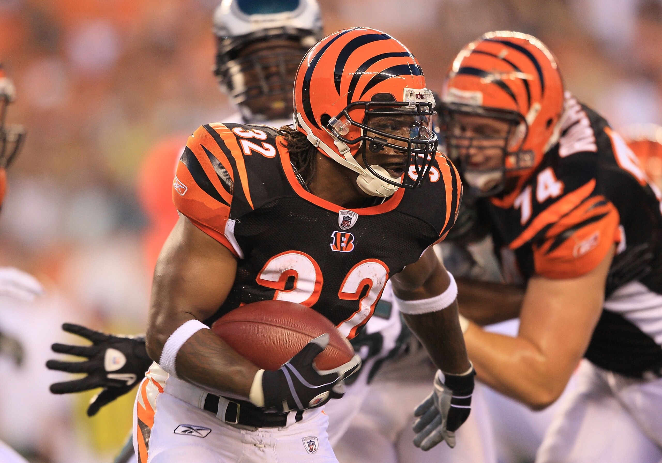 CINCINNATI - AUGUST 20:  Cedric Benson #32 of the Cincinnati Bengals runs with the ball during the NFL preseason game against the Philadelphia Eagles at Paul Brown Stadium on August 20, 2010 in Cincinnati, Ohio.  (Photo by Andy Lyons/Getty Images)