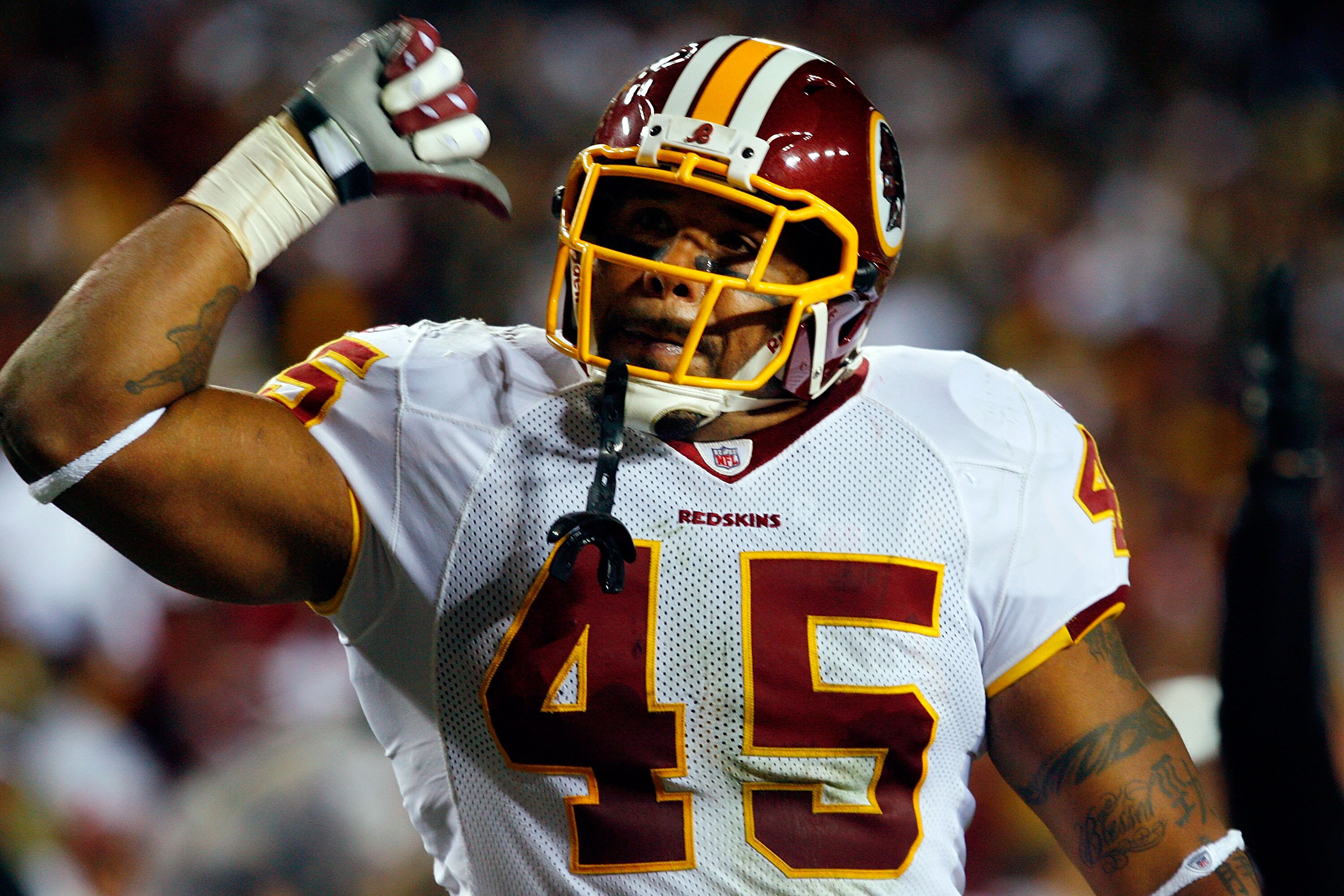 LANDOVER, MD - NOVEMBER 16:  Mike Sellers #45 of the Washington Redskins celebrates scoring a touchdown against the Dallas Cowboys during the first quarter of the game on November 16, 2008 at FedEx Field in Landover, Maryland.  (Photo by Jaime L. Mikle/Ge