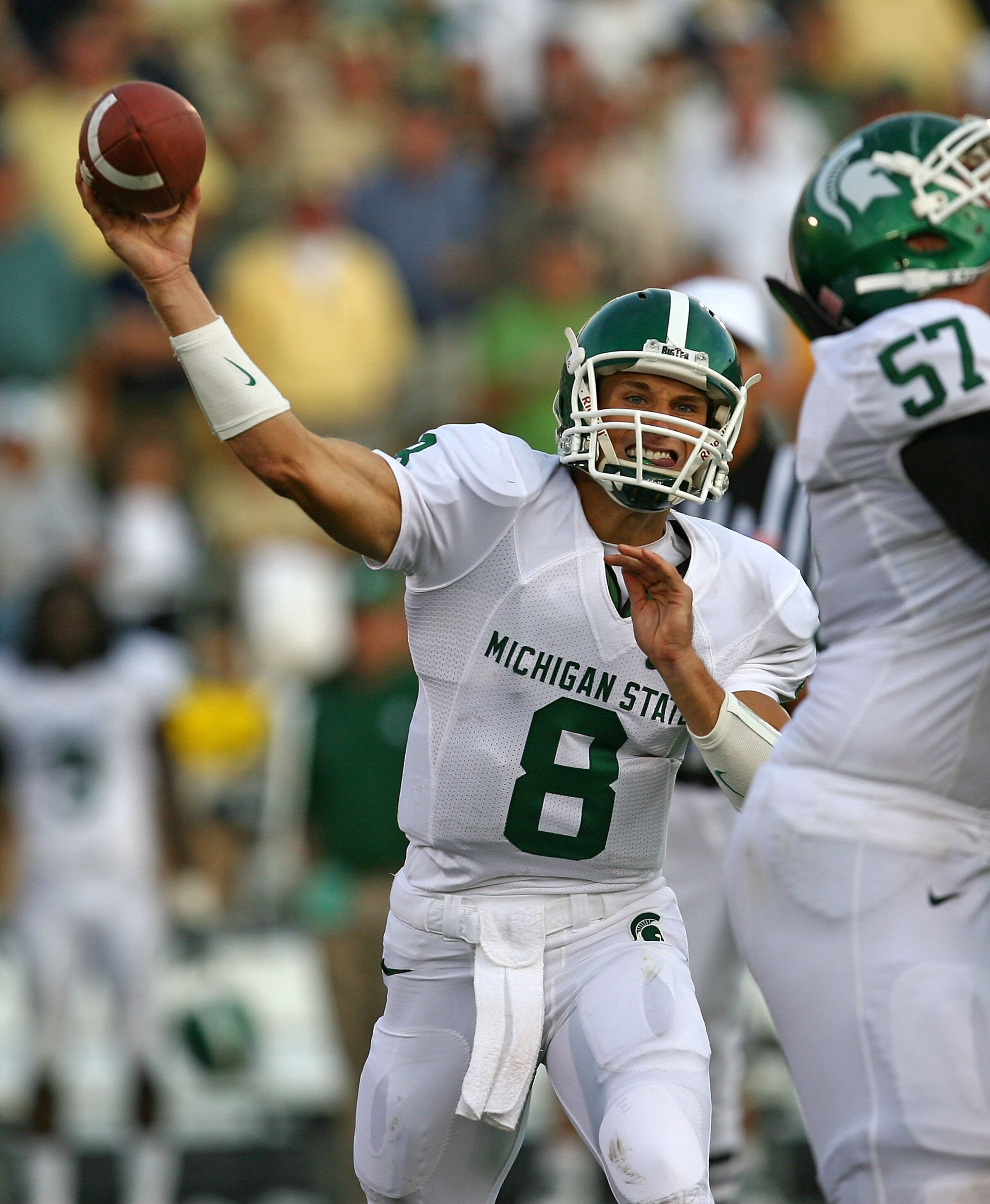 SOUTH BEND, IN - SEPTEMBER 19: Kirk Cousins #8 of the Michigan State Spartans throws a pass against the Notre Dame Fighting Irish on September 19, 2009 at Notre Dame Stadium in South Bend, Indiana. Notre Dame defeated Michigan State 33-30. (Photo by Jonat