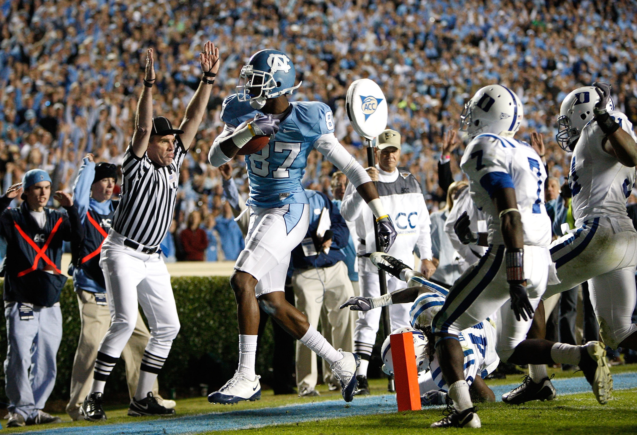 CHAPEL HILL, NC - NOVEMBER 07:  Jheranie Boyd #87 of the North Carolina Tar Heels goes in for a touchdown that sealed the game against the Duke Blue Devils during their game at Kenan Stadium on November 7, 2009 in Chapel Hill, North Carolina.  (Photo by S