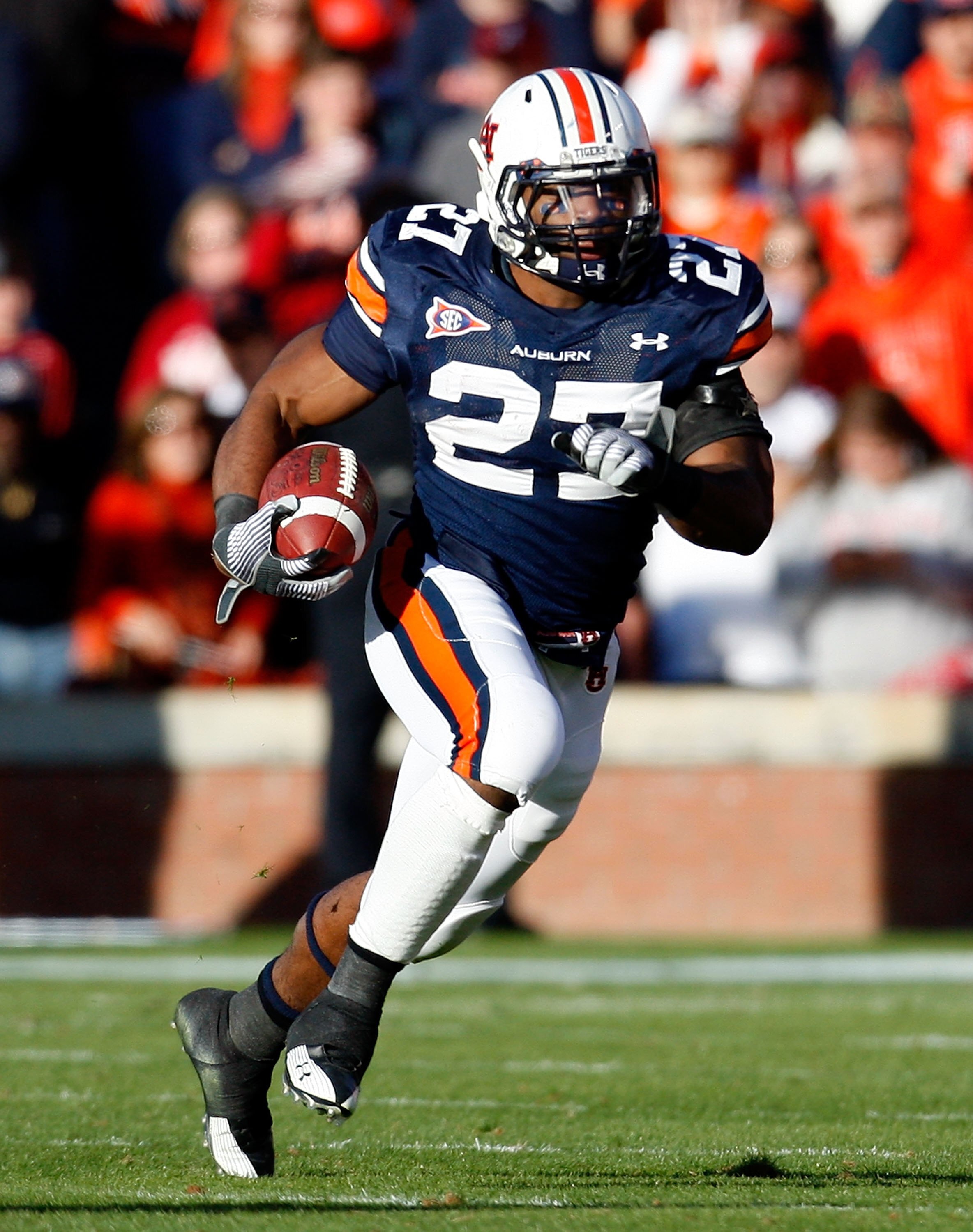 AUBURN, AL - NOVEMBER 27:  Mario Fannin #27 of the Auburn Tigers against the Alabama Crimson Tide at Jordan-Hare Stadium on November 27, 2009 in Auburn, Alabama.  (Photo by Kevin C. Cox/Getty Images)