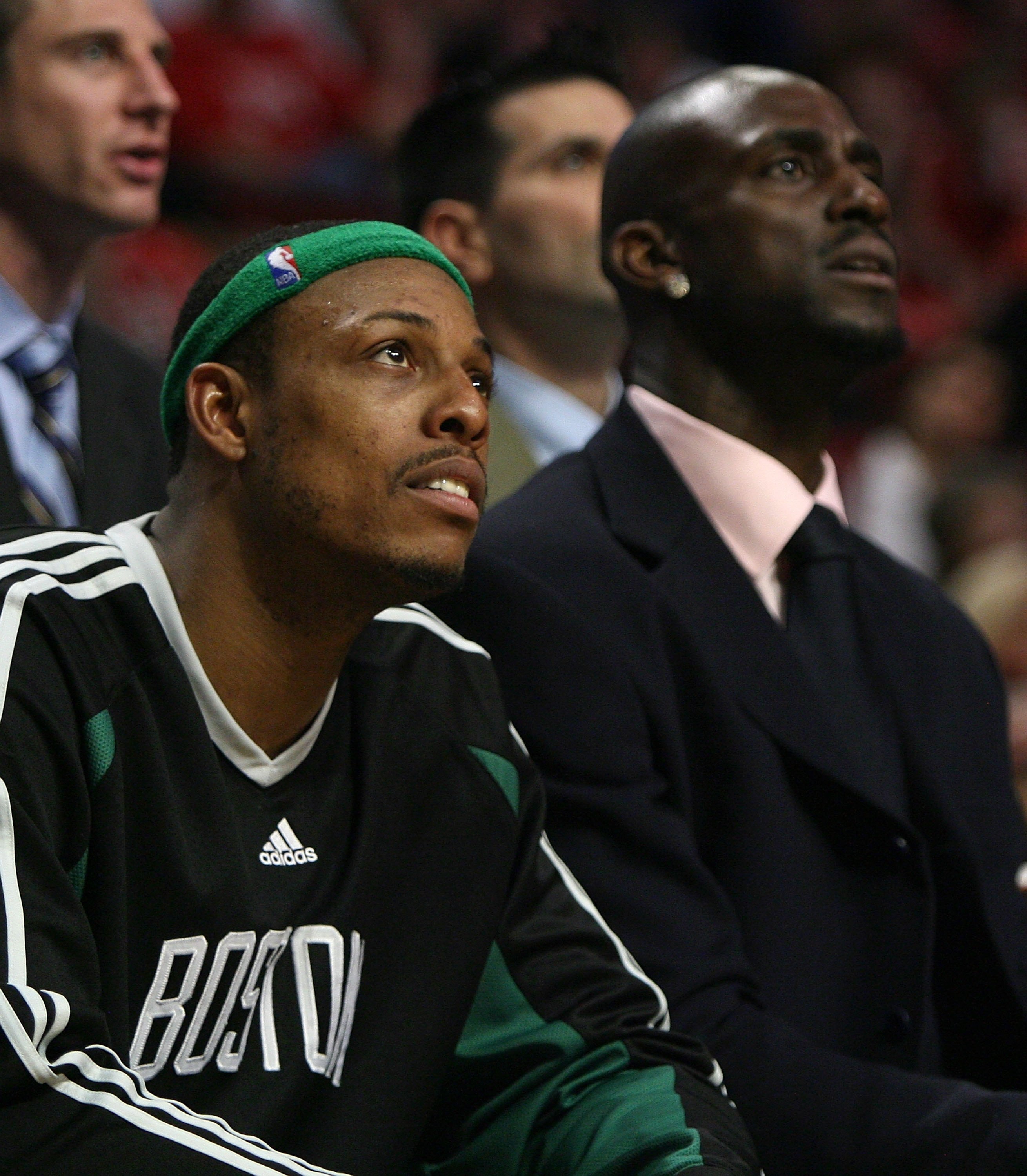 CHICAGO - APRIL 23: Paul Pierce #34 of the Boston Celtics (L) and teammate Kevin Garnett watch the closing minutes against the Chicago Bulls in Game Three of the Eastern Conference Quarterfinals during the 2009 NBA Playoffs at the United Center on April 2