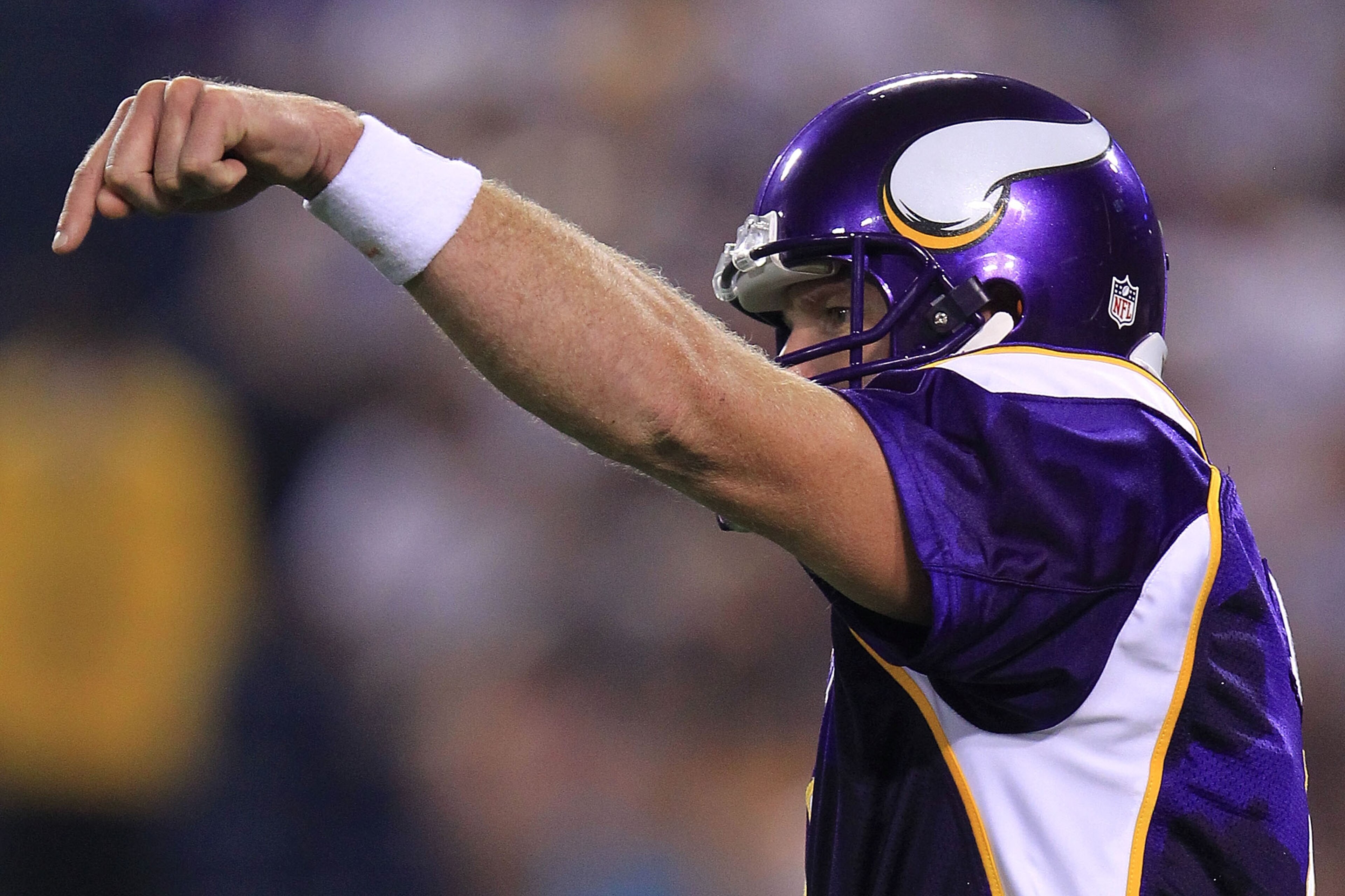 MINNEAPOLIS - AUGUST 28:  Brett Favre #4 of the Minnesota Vikings gives instructions against the Seattle Seahawks during a preseason NFL game at Mall of America Field at the Hubert H. Humphrey Metrodome on August 28, 2010  in Minneapolis, Minnesota.  (Pho