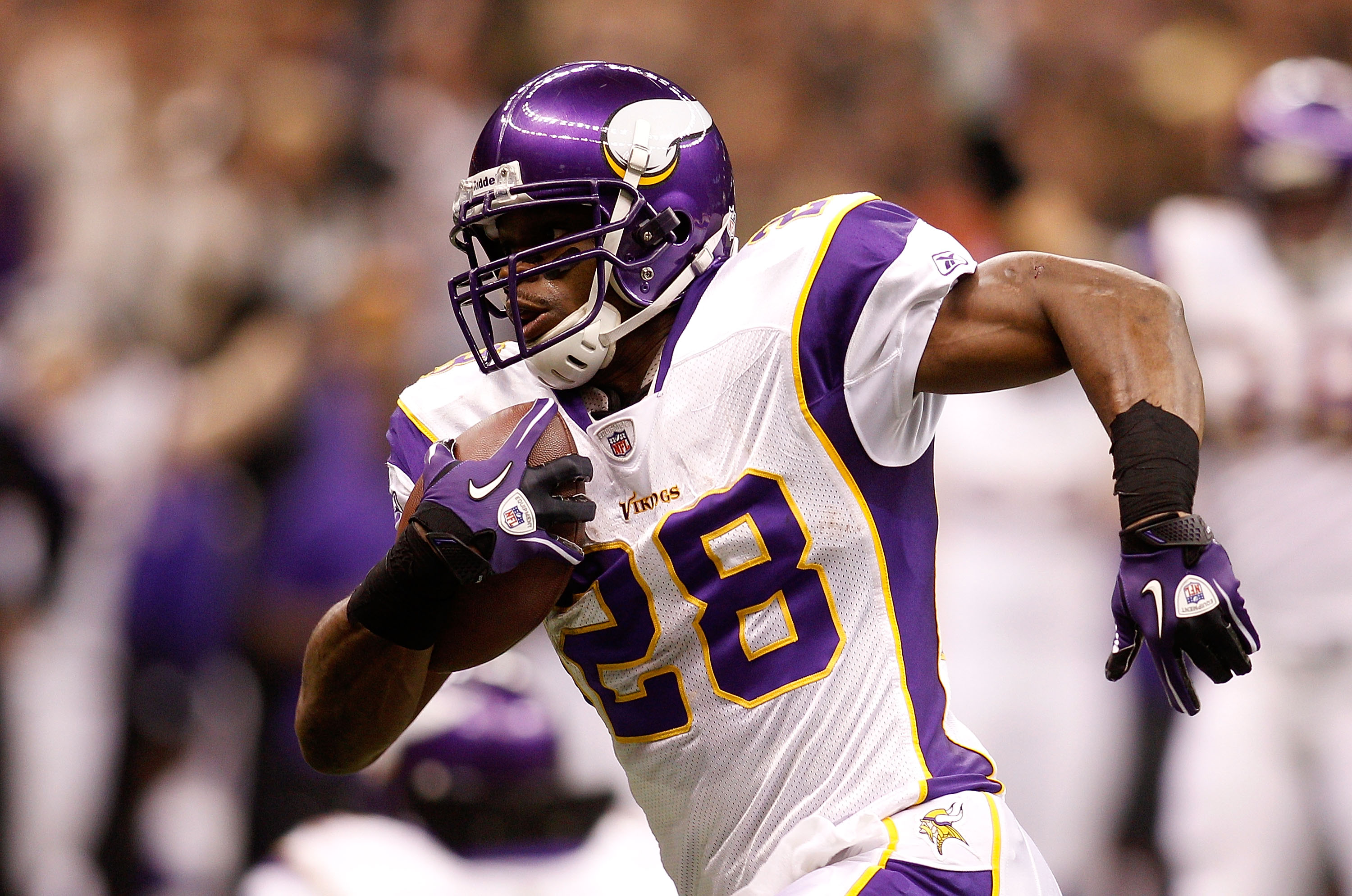 NEW ORLEANS - JANUARY 24: Adrian Peterson #28 of the Minnesota Vikings runs for a 19-yard touchdown in the first quarter against the New Orleans Saints during the NFC Championship Game at the Louisana Superdome on January 24, 2010 in New Orleans, Louisia NEW ORLEANS - JANUARY 24: Adrian Peterson #28 of the Minnesota Vikings runs for a 19-yard touchdown in the first quarter against the New Orleans Saints during the NFC Championship Game at the Louisana Superdome on January 24, 2010 in New Orleans, Louisia