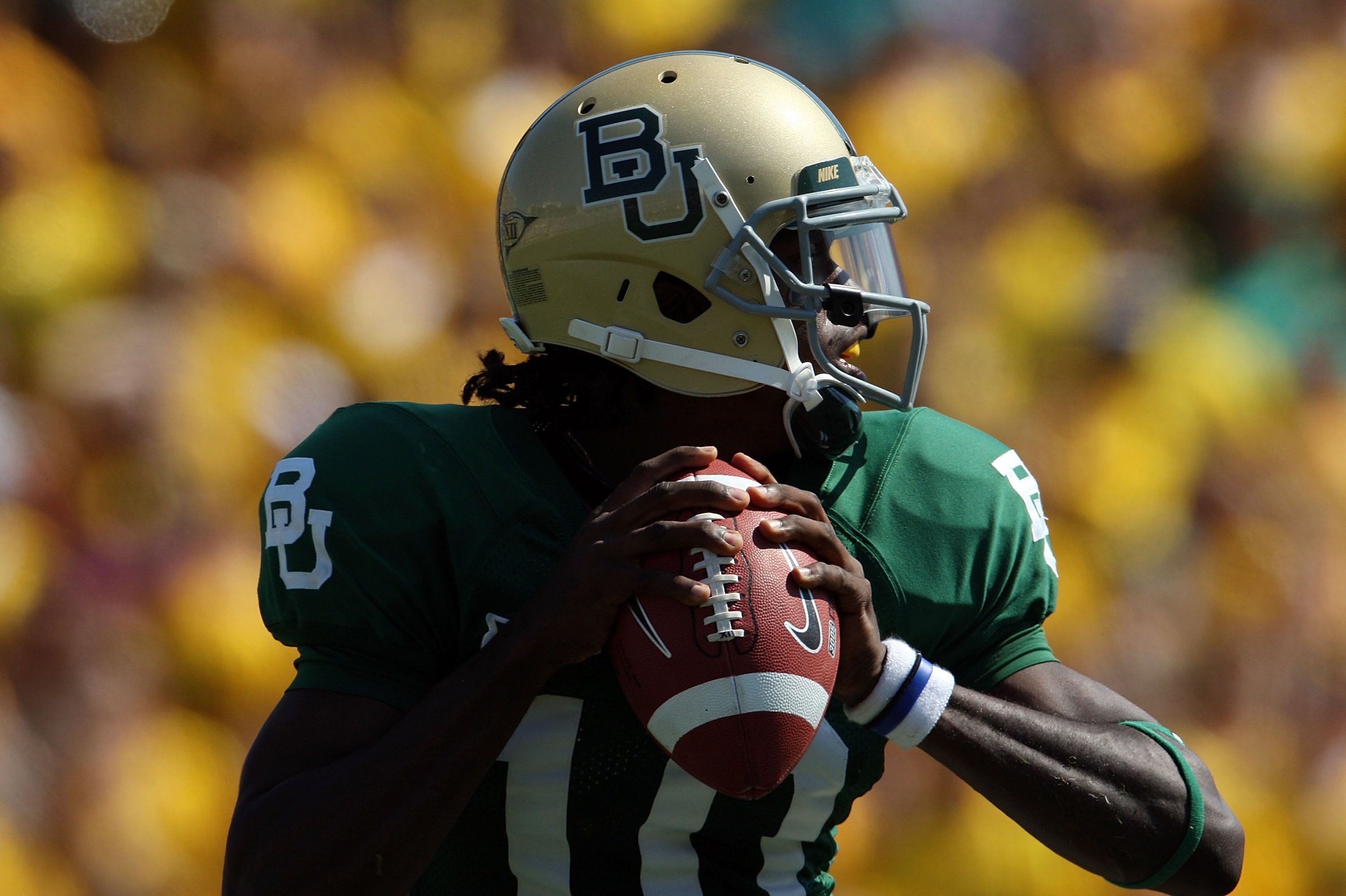 WACO, TX - OCTOBER 04: Quarterback Robert Griffin #10 of the Baylor Bears drops back to pass against the Oklahoma Sooners at Floyd Casey Stadium on October 4, 2008 in Waco, Texas. (Photo by Ronald Martinez/Getty Images) WACO, TX - OCTOBER 04: Quarterback Robert Griffin #10 of the Baylor Bears drops back to pass against the Oklahoma Sooners at Floyd Casey Stadium on October 4, 2008 in Waco, Texas. (Photo by Ronald Martinez/Getty Images)