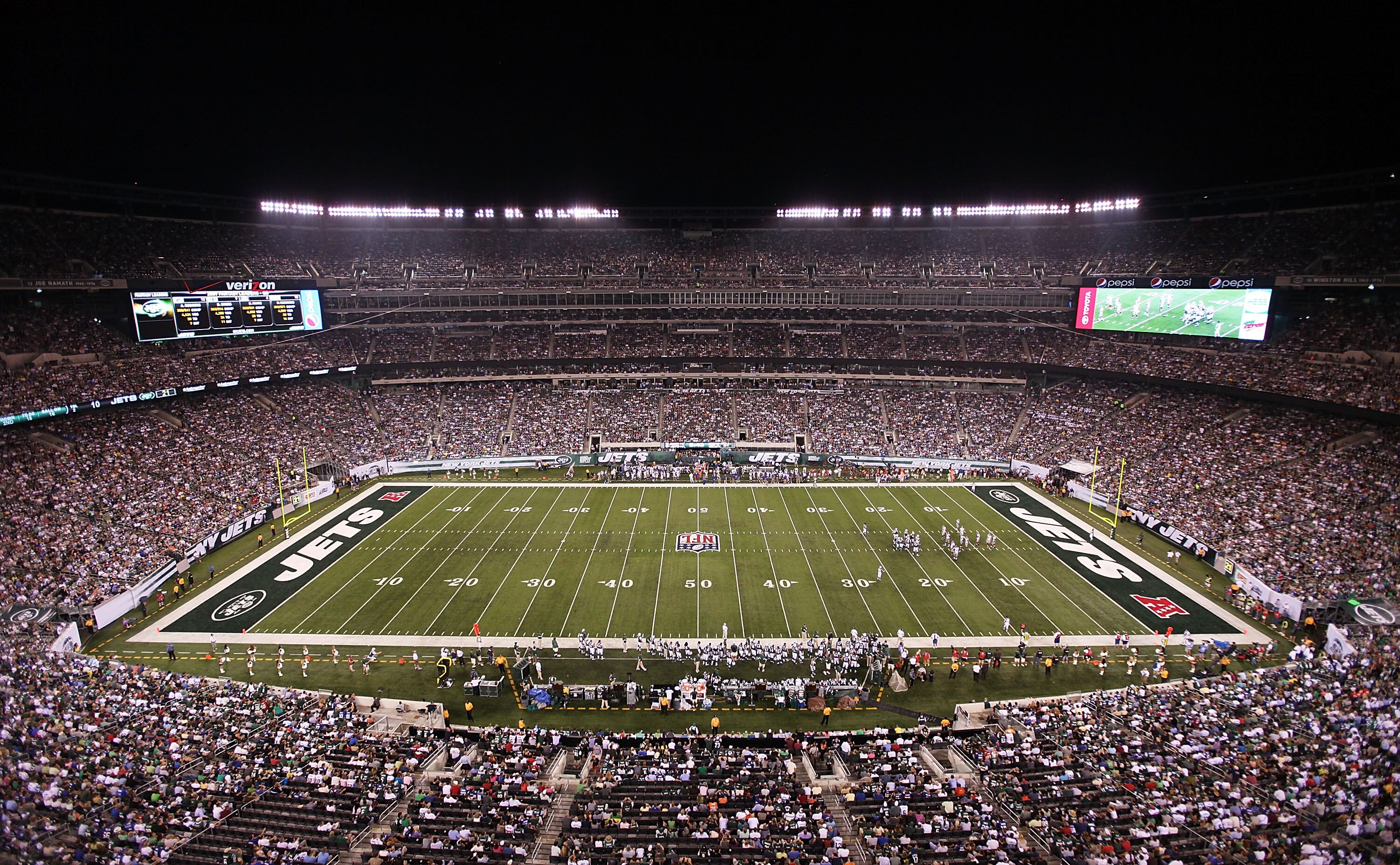 EAST RUTHERFORD, NJ - AUGUST 16: General view of the New Meadowlands Stadium during the first NFL game played in the new stadium on August 16, 2010 in East Rutherford, New Jersey. The New York Giants beat the New York Jets 31 - 16.  (Photo by Andrew Burto