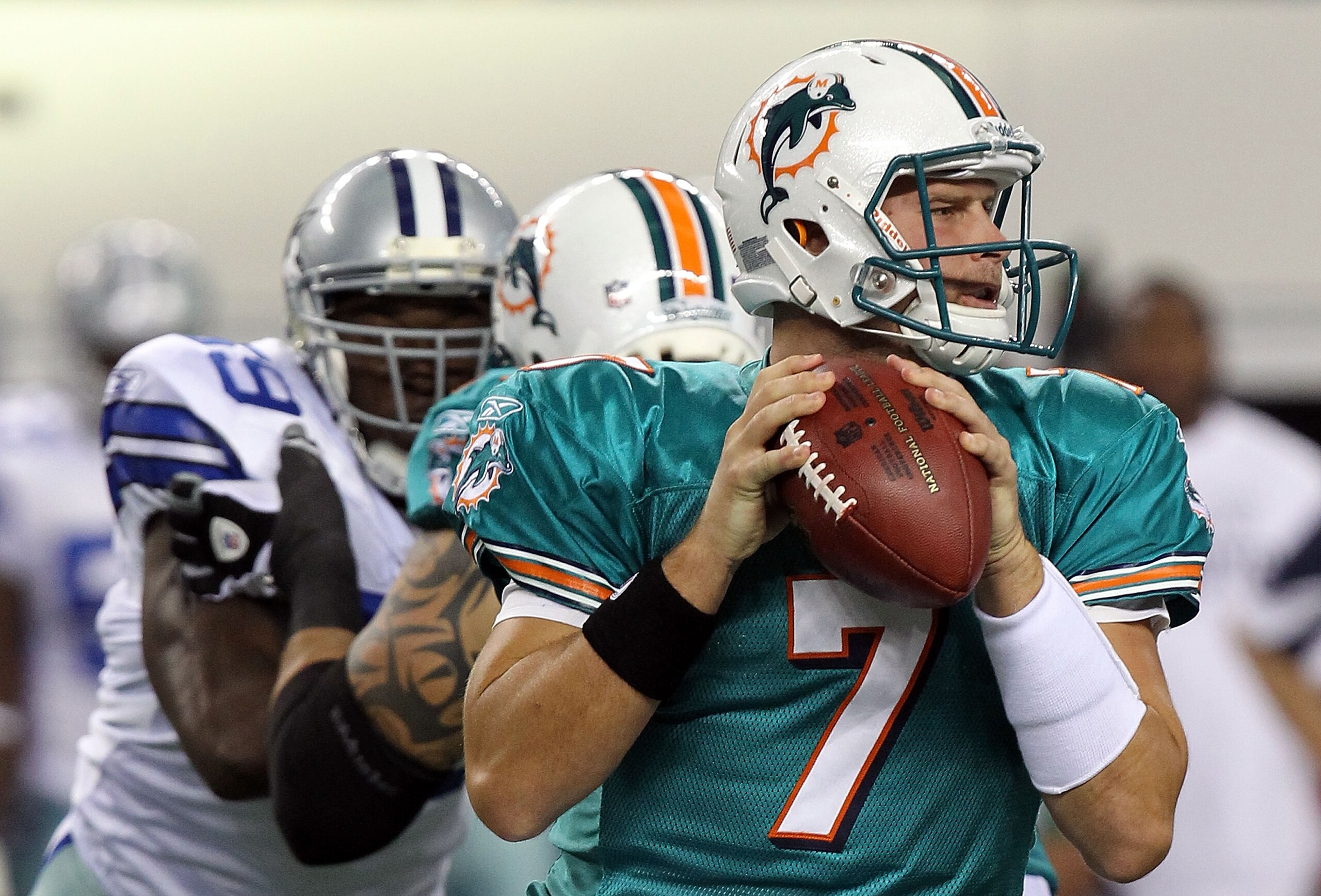 ARLINGTON, TX - SEPTEMBER 02:  Quarterback Chad Henne #7 of the Miami Dolphins  during a preseason game at Cowboys Stadium on September 2, 2010 in Arlington, Texas.  (Photo by Ronald Martinez/Getty Images)
