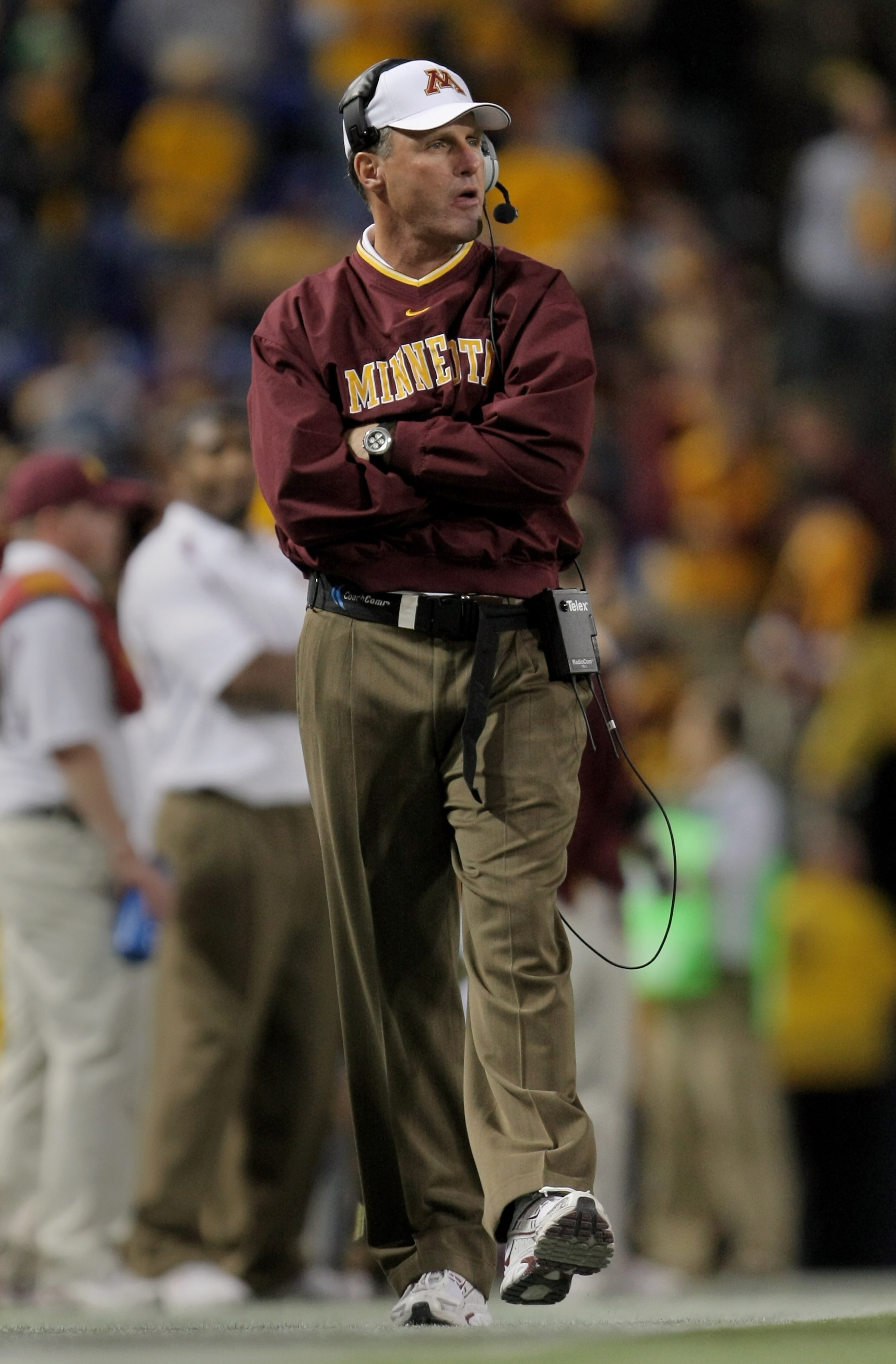 MINNEAPOLIS, MN - NOVEMBER 03: Head coach Tim Brewster of the Minnesota Golden Gophers directs his team against the Illinois Fighting Illini at the Hubert H. Humphrey Metrodome on November 3, 2007 in Minneapolis, Minnesota. (Photo by Doug Pensinger/Getty MINNEAPOLIS, MN - NOVEMBER 03: Head coach Tim Brewster of the Minnesota Golden Gophers directs his team against the Illinois Fighting Illini at the Hubert H. Humphrey Metrodome on November 3, 2007 in Minneapolis, Minnesota. (Photo by Doug Pensinger/Getty
