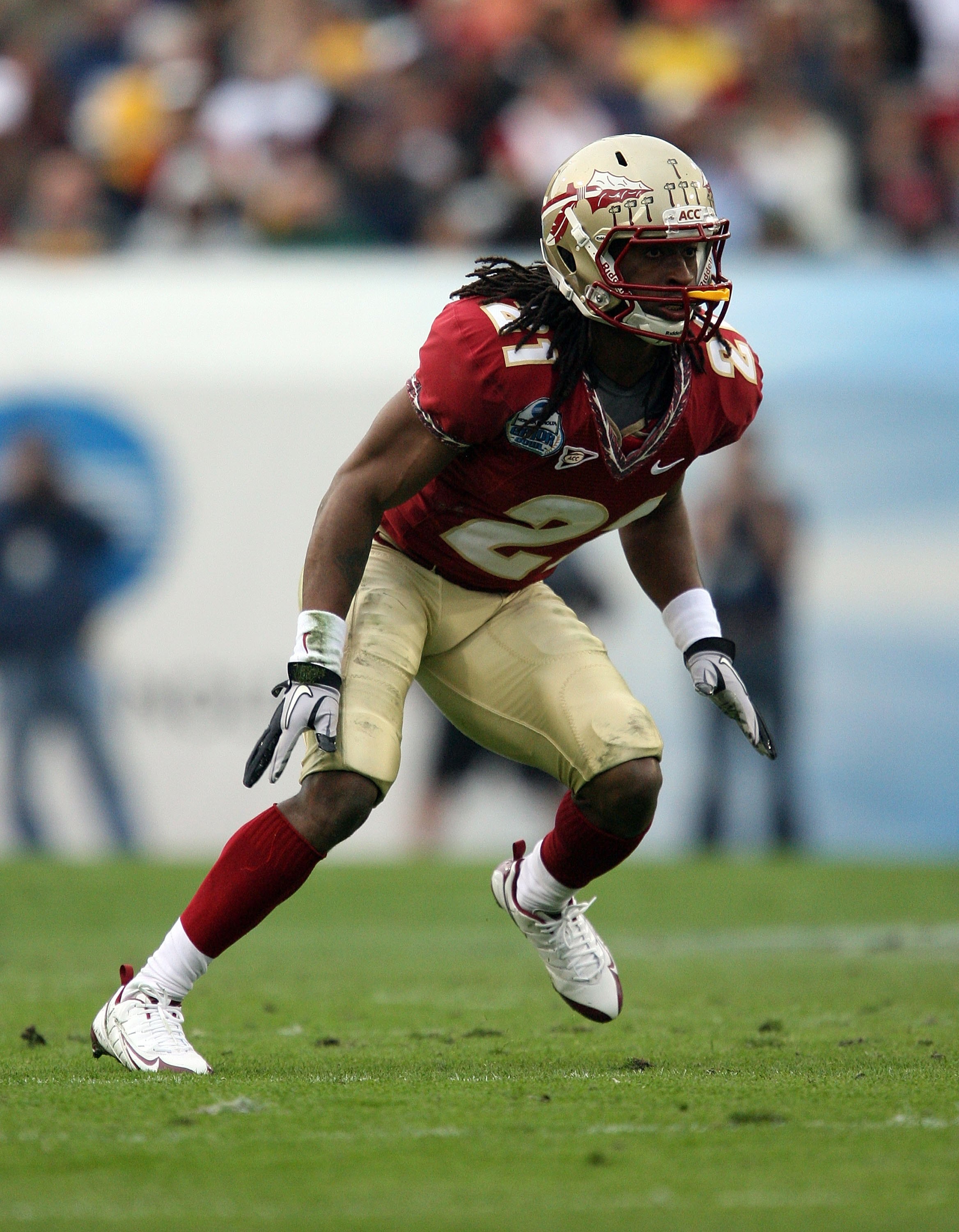 JACKSONVILLE, FL - JANUARY 01:  Cornerback Patrick Robinson #21 of the Florida State Seminoles drops back into coverage against the West Virginia Mountaineers during the Konica Minolta Gator Bowl on January 1, 2010 at Jacksonville Municipal Stadium in Jac