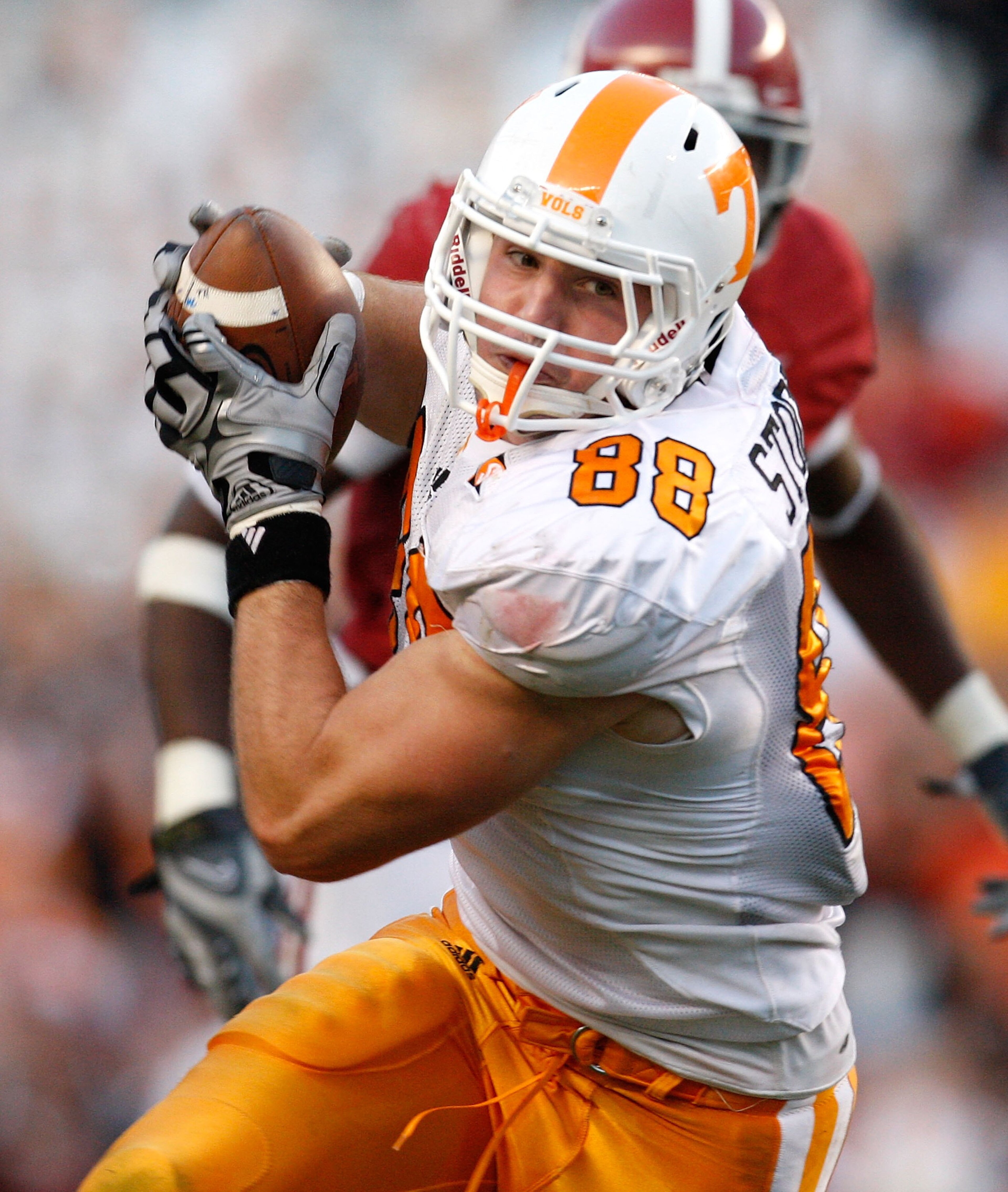 TUSCALOOSA, AL - OCTOBER 24:  Luke Stocker #88 of the Tennessee Volunteers against the Alabama Crimson Tide at Bryant-Denny Stadium on October 24, 2009 in Tuscaloosa, Alabama.  (Photo by Kevin C. Cox/Getty Images)