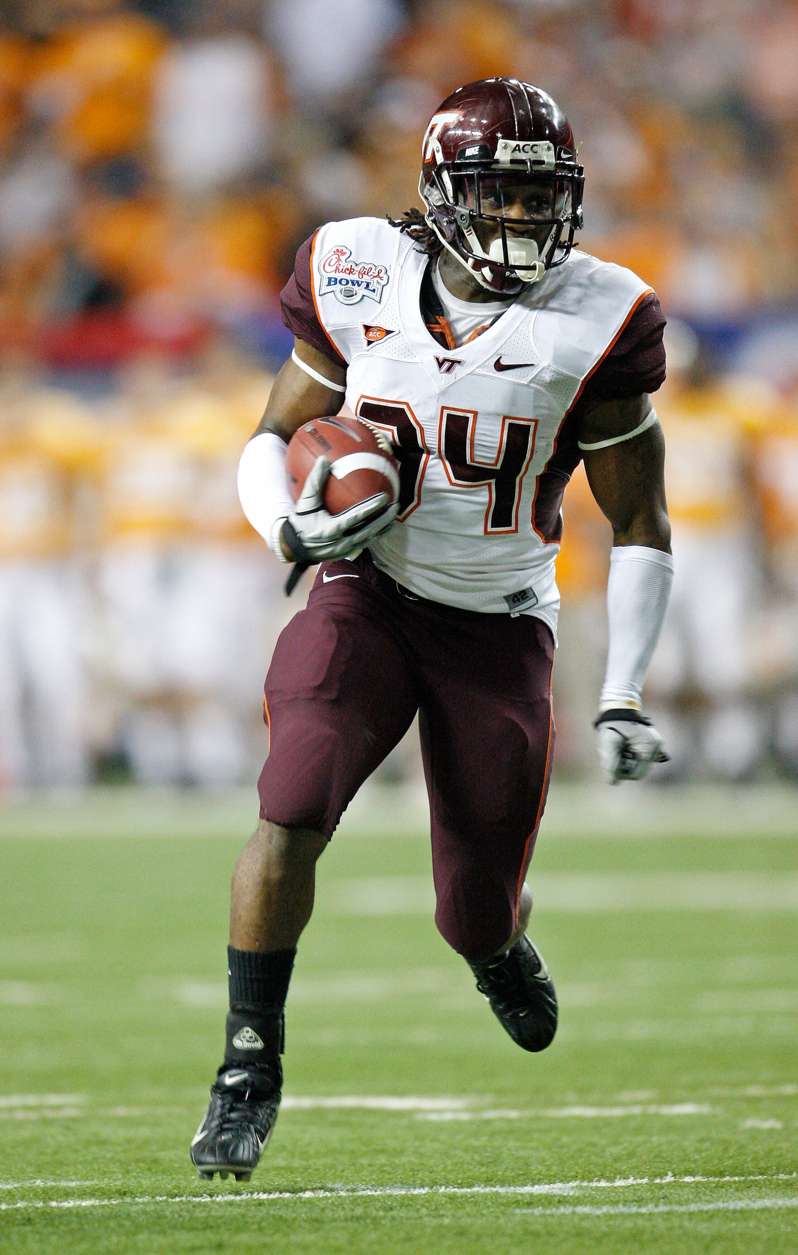 ATLANTA - DECEMBER 31:  Running back Ryan Williams #34 of the Virginia Tech Hokies runs with the ball during the Chick-Fil-A Bowl against the Tennessee Volunteers at the Georgia Dome on December 31, 2009 in Atlanta, Georgia.  The Hokies beat the Volunteer