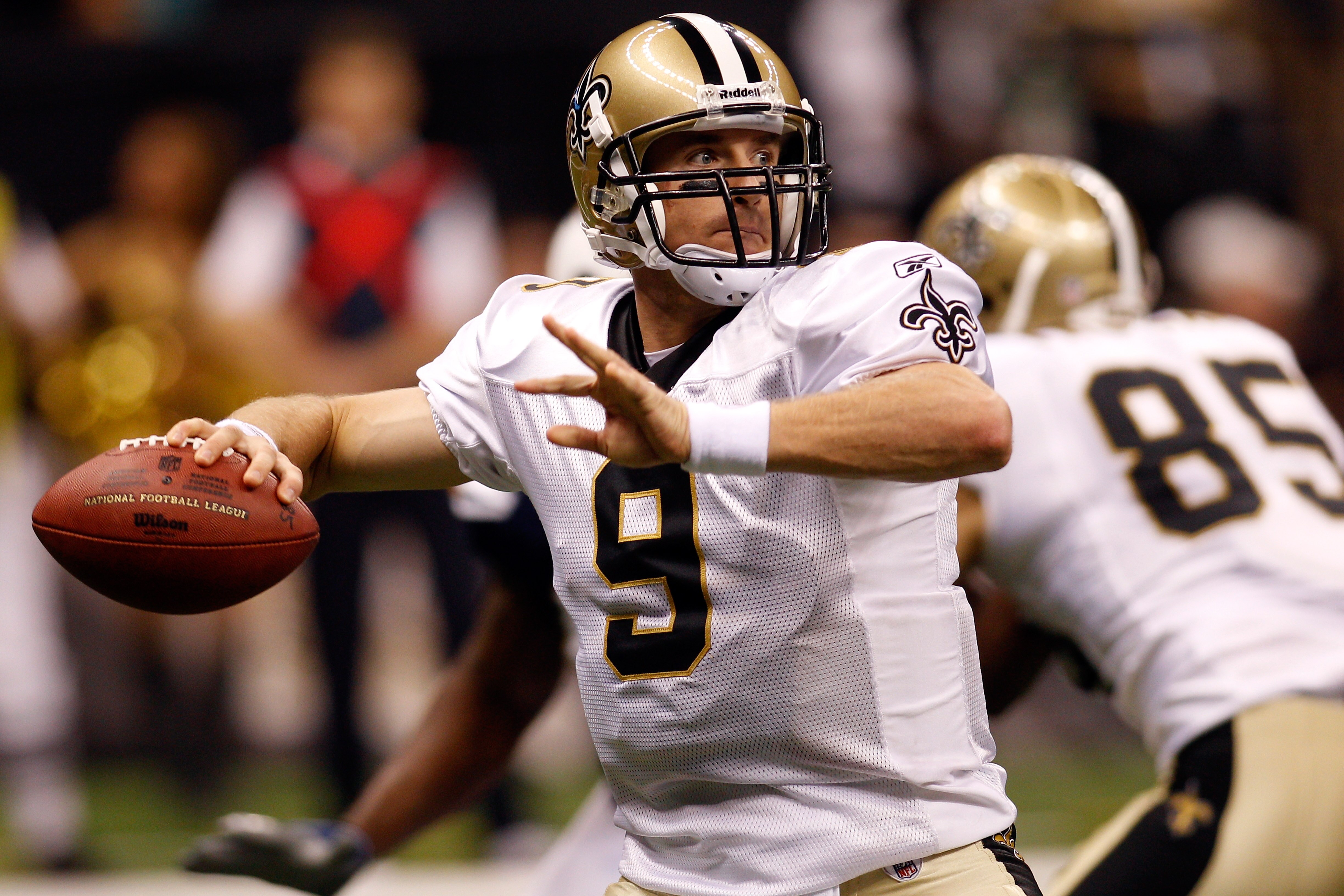 NEW ORLEANS - AUGUST 27:  Drew Brees #9 of the New Orleans Saints in action against the San Diego Chargers at the Louisiana Superdome on August 27, 2010 in New Orleans, Louisiana.  (Photo by Chris Graythen/Getty Images)