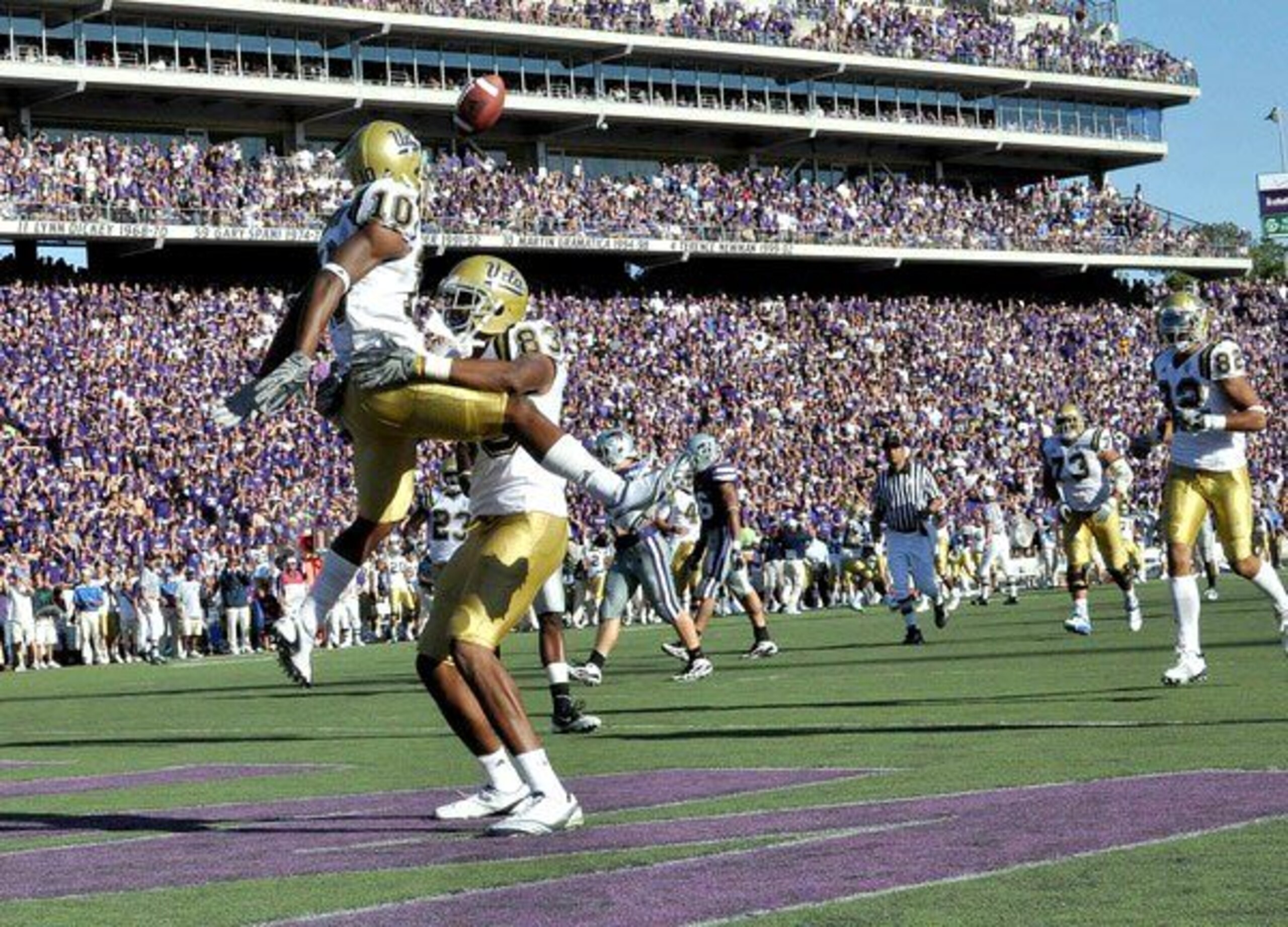 WR RIcky Marvray (10) celebrates his first touchdown in the end zone