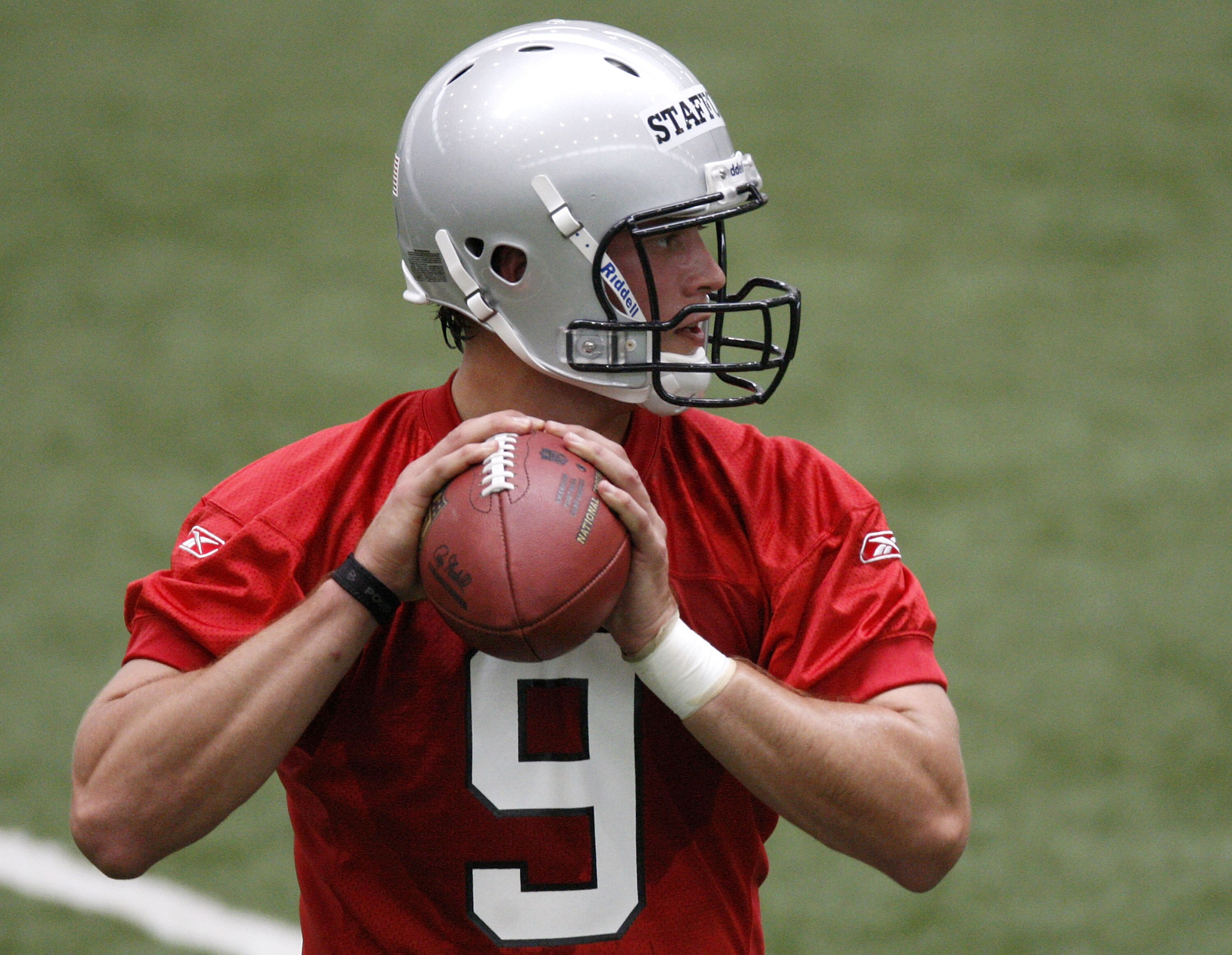 ALLEN PARK, MI - MAY 01: Matt Stafford #9 of the Detroit Lions throws during rookie orientation camp at the Detroit Lions Headquarters and Training Facility on May 1, 2009 in Allen Park, Michigan. (Photo by Gregory Shamus/Getty Images) ALLEN PARK, MI - MAY 01: Matt Stafford #9 of the Detroit Lions throws during rookie orientation camp at the Detroit Lions Headquarters and Training Facility on May 1, 2009 in Allen Park, Michigan. (Photo by Gregory Shamus/Getty Images)