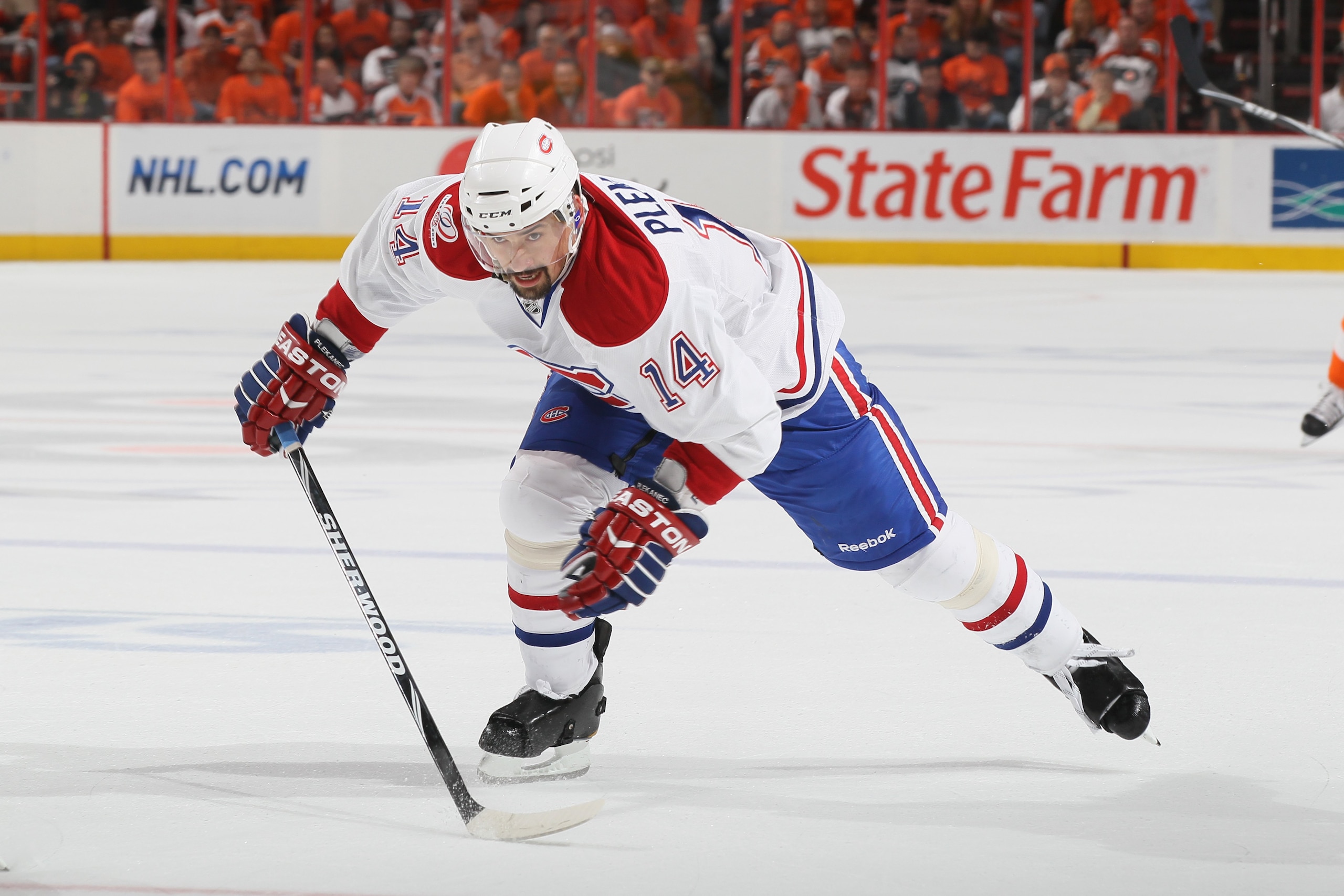 PHILADELPHIA - MAY 24: Tomas Plekanec #14 of the Montreal Canadiens skates against the Philadelphia Flyers in Game 5 of the Eastern Conference Finals during the 2010 NHL Stanley Cup Playoffs at Wachovia Center on May 24, 2010 in Philadelphia, Pennsylvania
