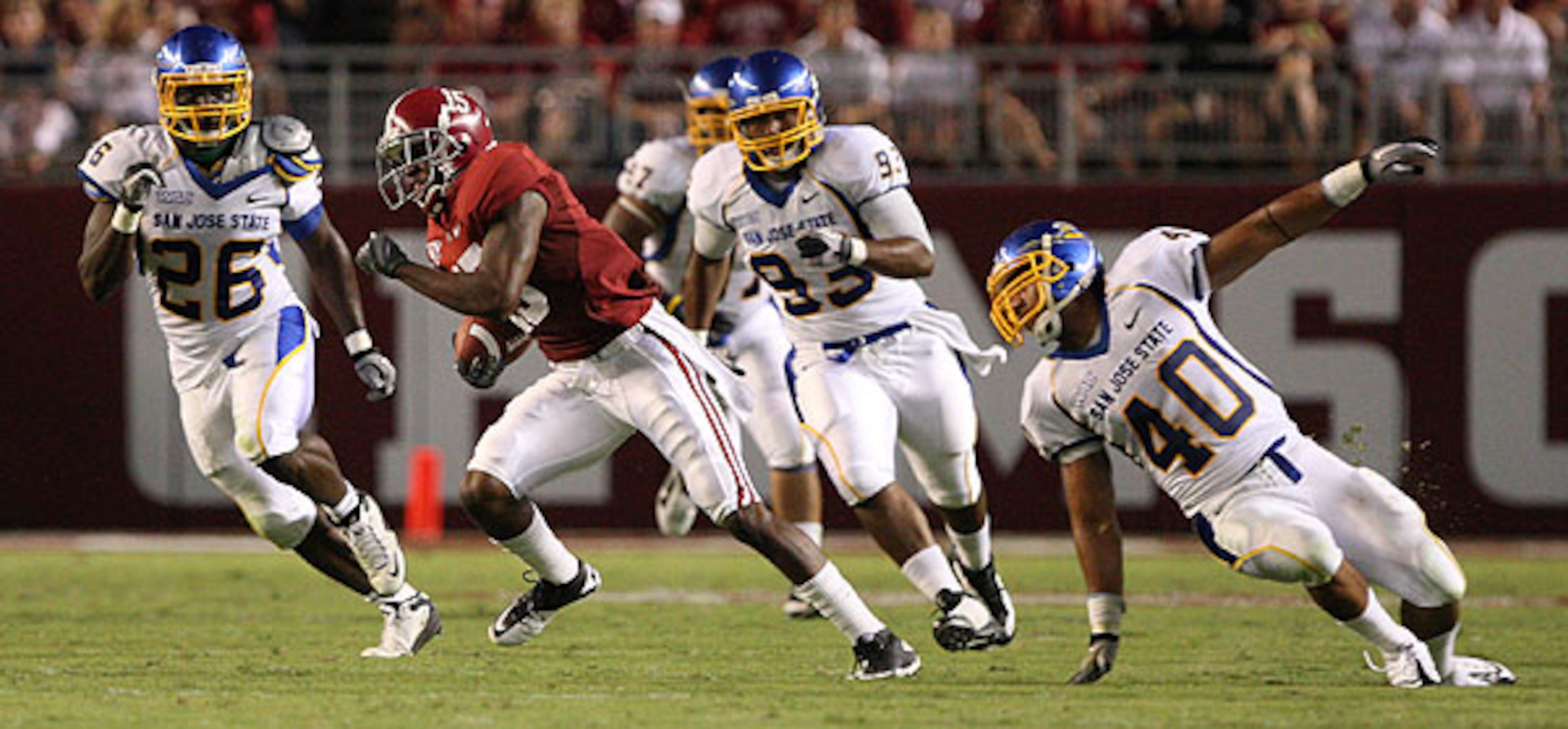 Slot receiver, Darius Hanks