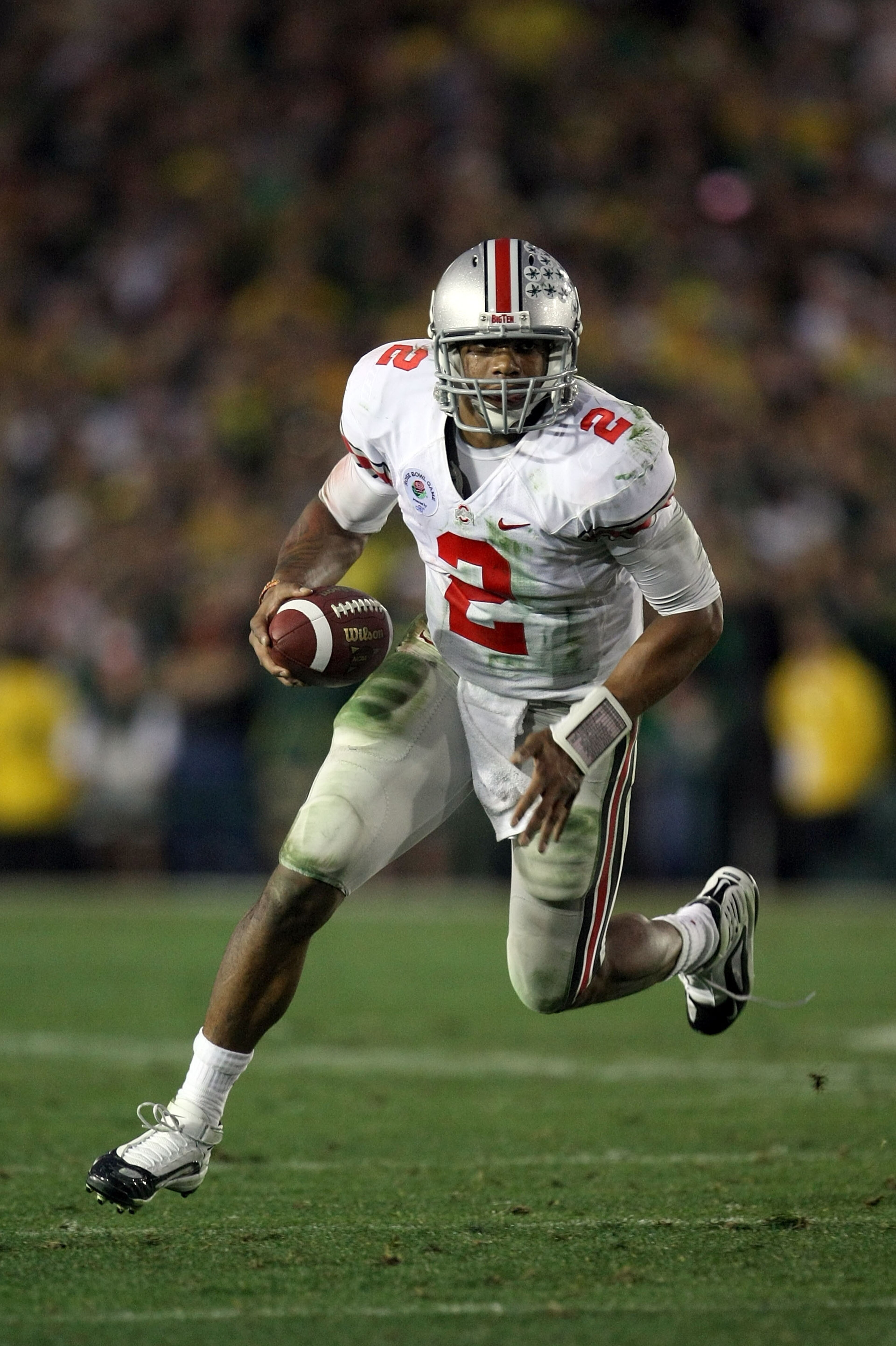 PASADENA, CA - JANUARY 01: Quarterback Terrelle Pryor #2 of the Ohio State Buckeyes runs with the ball against the Oregon Ducks during the 96th Rose Bowl game on January 1, 2010 in Pasadena, California. (Photo by Stephen Dunn/Getty Images) PASADENA, CA - JANUARY 01: Quarterback Terrelle Pryor #2 of the Ohio State Buckeyes runs with the ball against the Oregon Ducks during the 96th Rose Bowl game on January 1, 2010 in Pasadena, California. (Photo by Stephen Dunn/Getty Images)