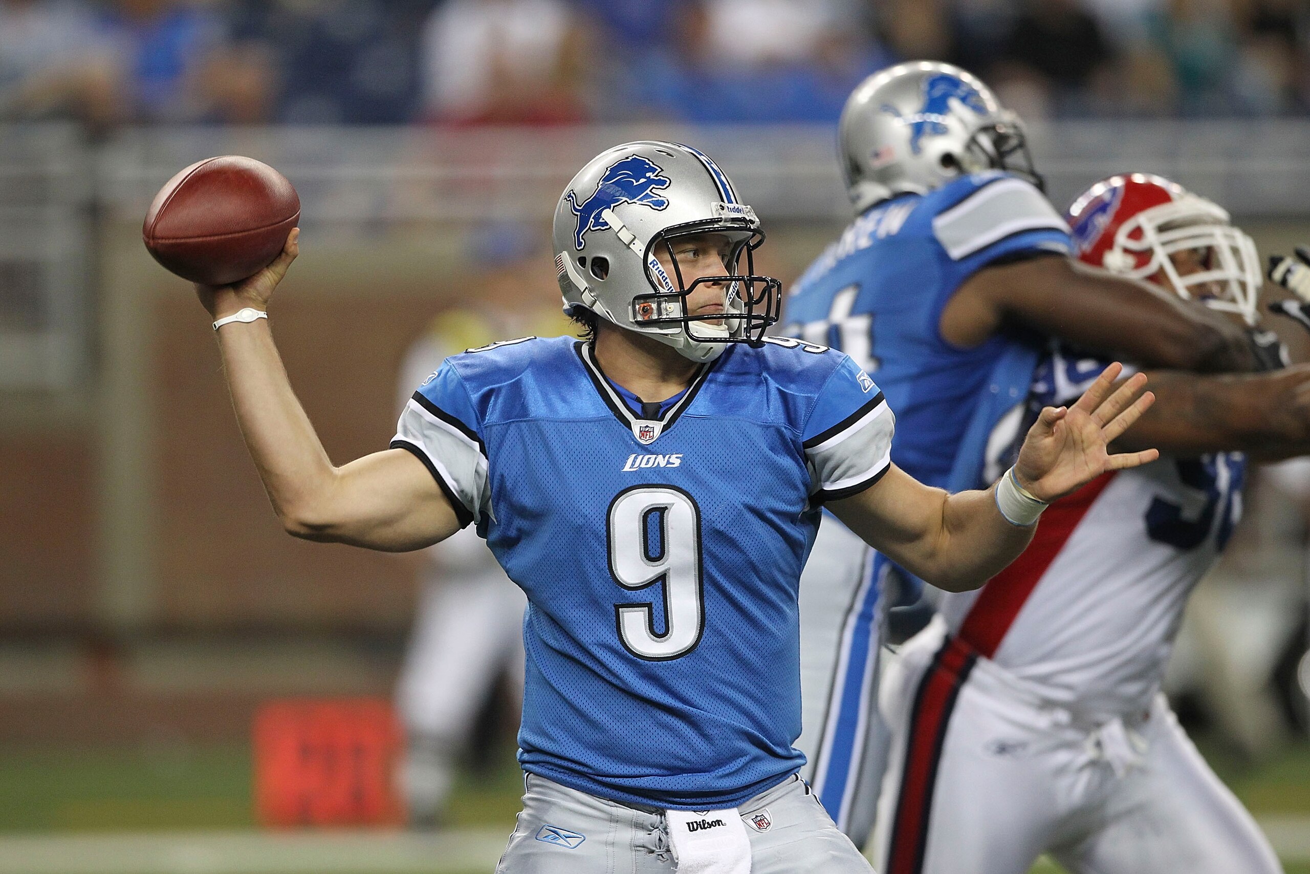 DETROIT - SEPTEMBER 02:  Matthew Stafford #9 of the Detroit Lions drops back to pass in the first quarter of the preseason game against the Buffalo Bills at Ford Field on September 2, 2010 in Detroit, Michigan.  (Photo by Leon Halip/Getty Images)