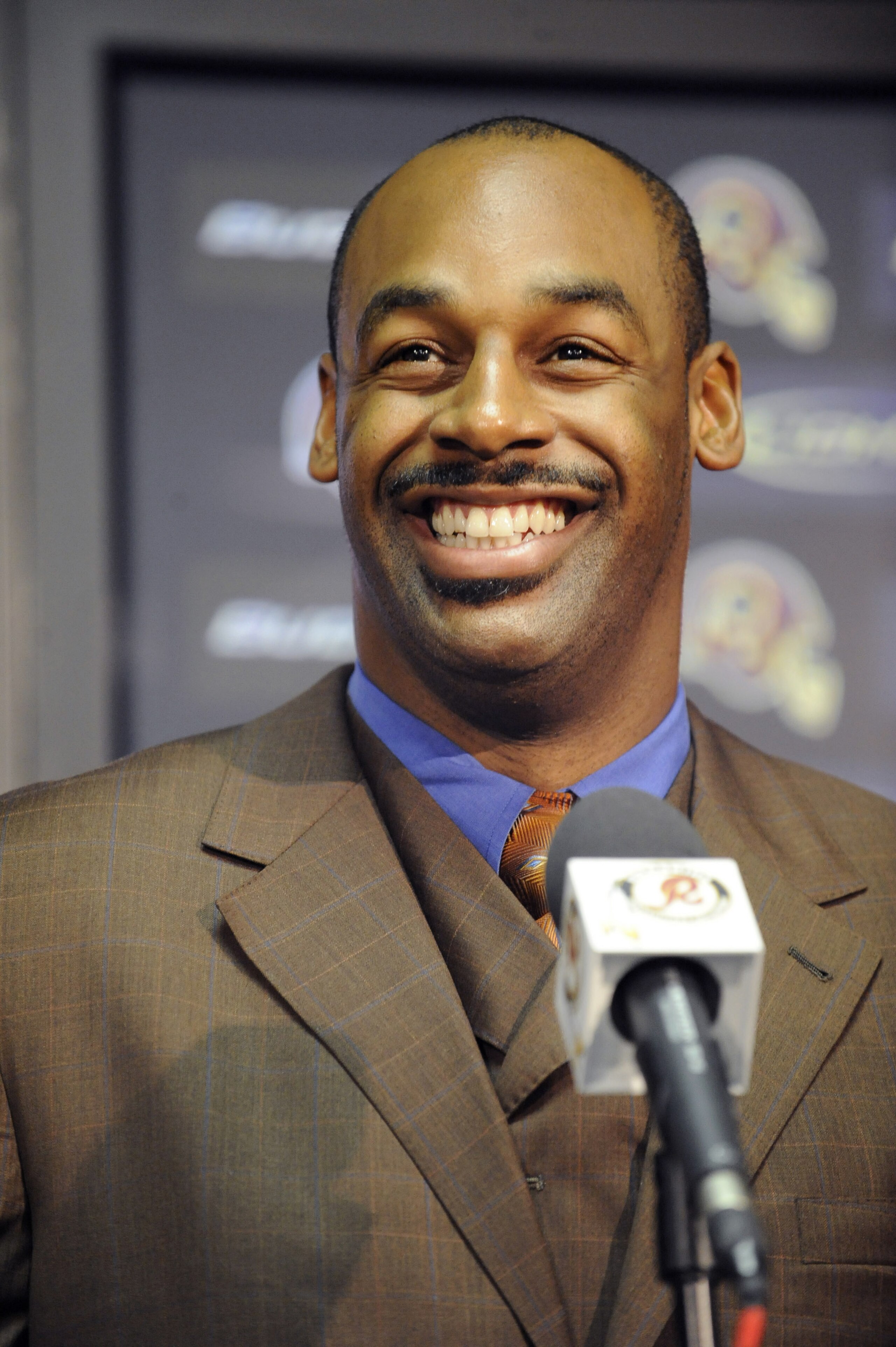 ASHURN, VA - APRIL 6:  Donovan McNabb speaks at a press conference where he was introduced by the Washington Redskins on April 6, 2010 at Redskin Park in Ashburn, Virginia.  (Photo by Mitchell Layton/Getty Images)