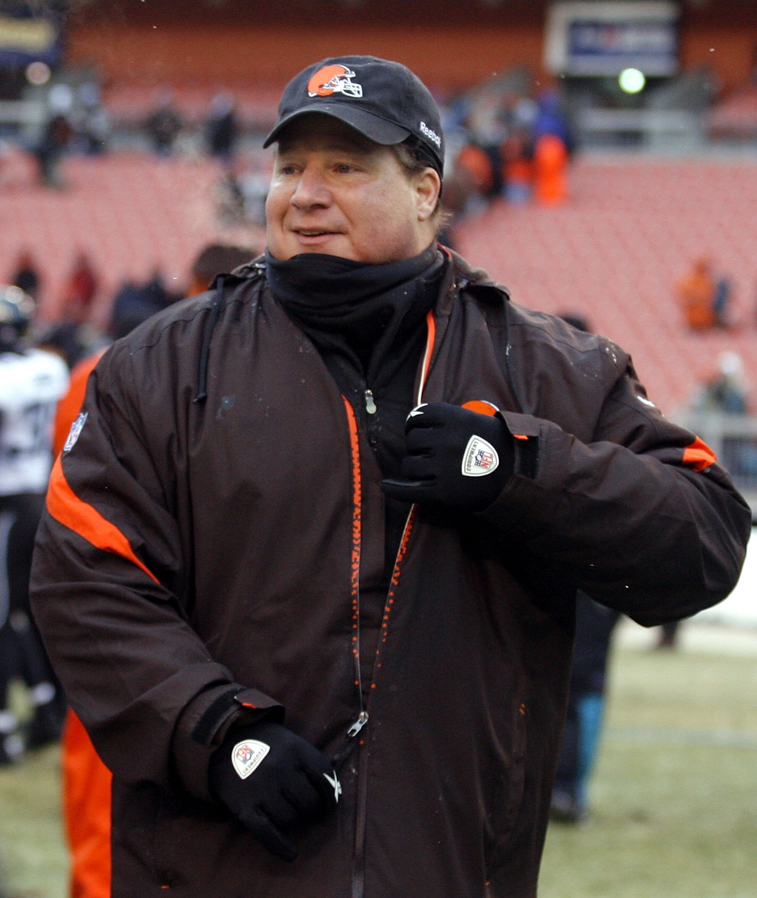 CLEVELAND - JANUARY 03: Eric Mangini head coach of the Cleveland Browns leaves the field after defeating the Jacksonville Jaguars at Cleveland Browns Stadium on January 3, 2010 in Cleveland, Ohio. (Photo by Matt Sullivan/Getty Images) CLEVELAND - JANUARY 03: Eric Mangini head coach of the Cleveland Browns leaves the field after defeating the Jacksonville Jaguars at Cleveland Browns Stadium on January 3, 2010 in Cleveland, Ohio. (Photo by Matt Sullivan/Getty Images)