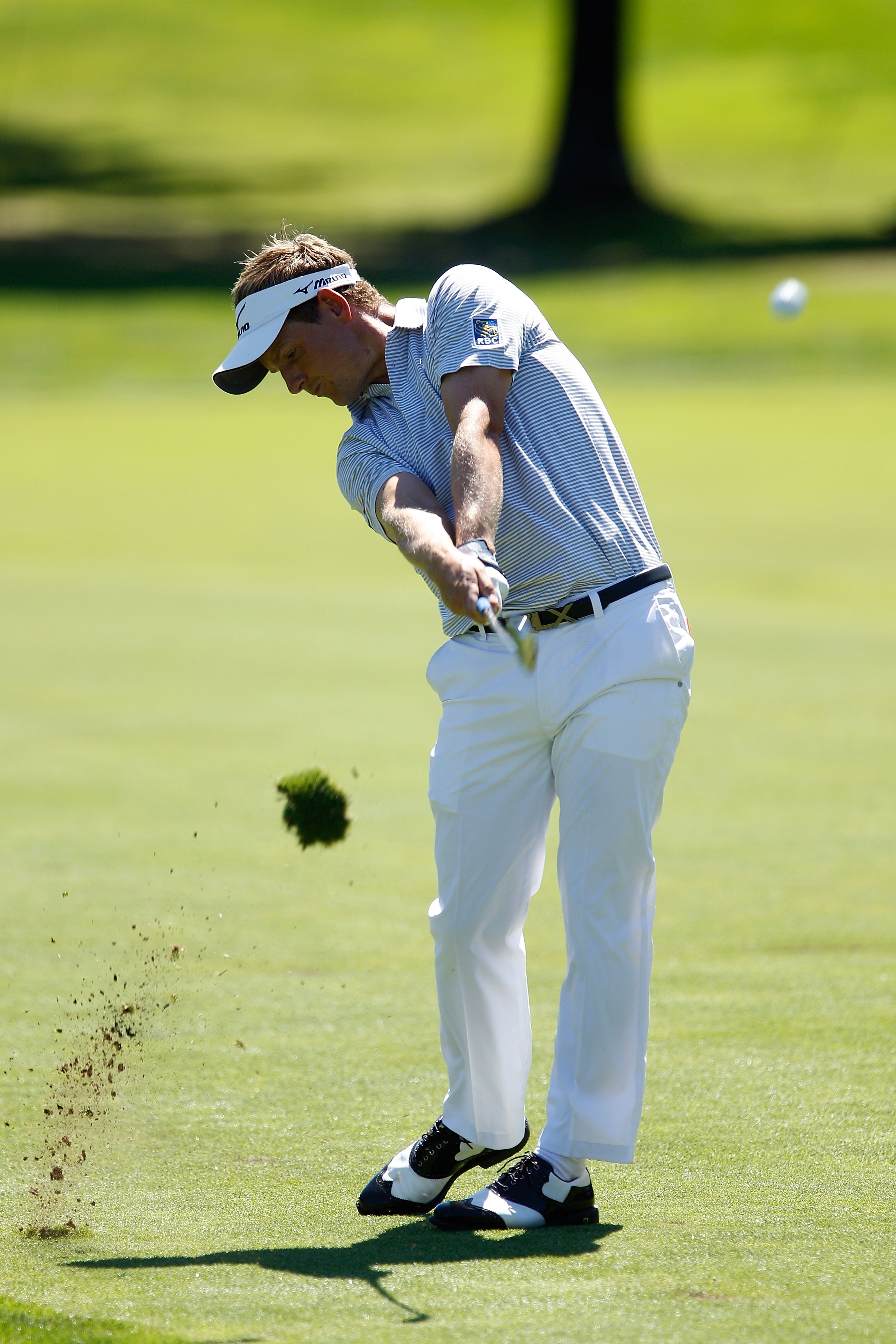 PARAMUS, NJ - AUGUST 29:  Luke Donald of England hits his approach shot on the ninth hole during the final round of The Barclays at the Ridgewood Country Club on August 29, 2010 in Paramus, New Jersey.  (Photo by Scott Halleran/Getty Images)