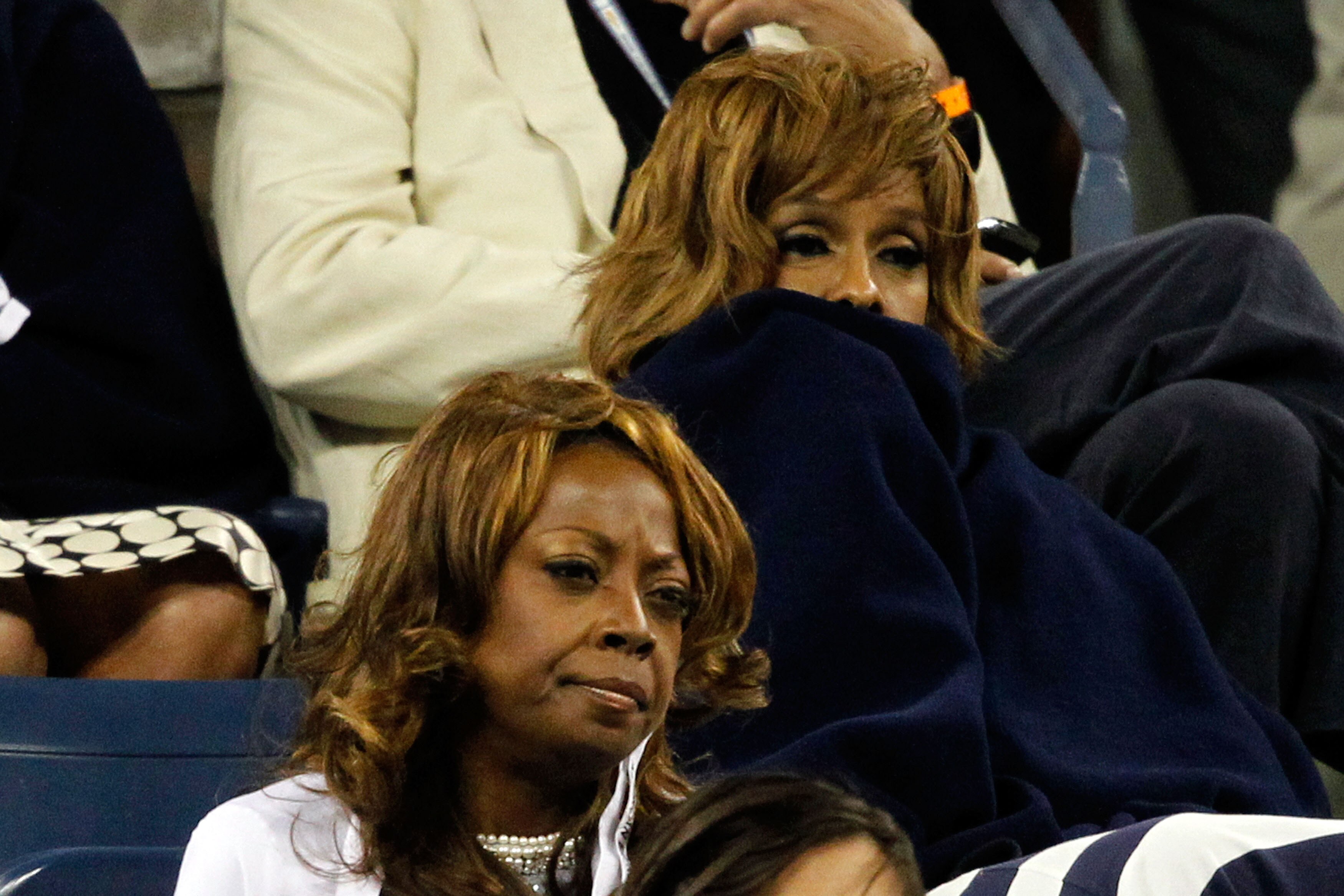 NEW YORK - SEPTEMBER 08:  (L-R) Star Jones and Gayle King look on as Robin Soderling of Sweden plays against Roger Federer of Switzerland during their men's singles quarterfinal match on day ten of the 2010 U.S. Open at the USTA Billie Jean King National 