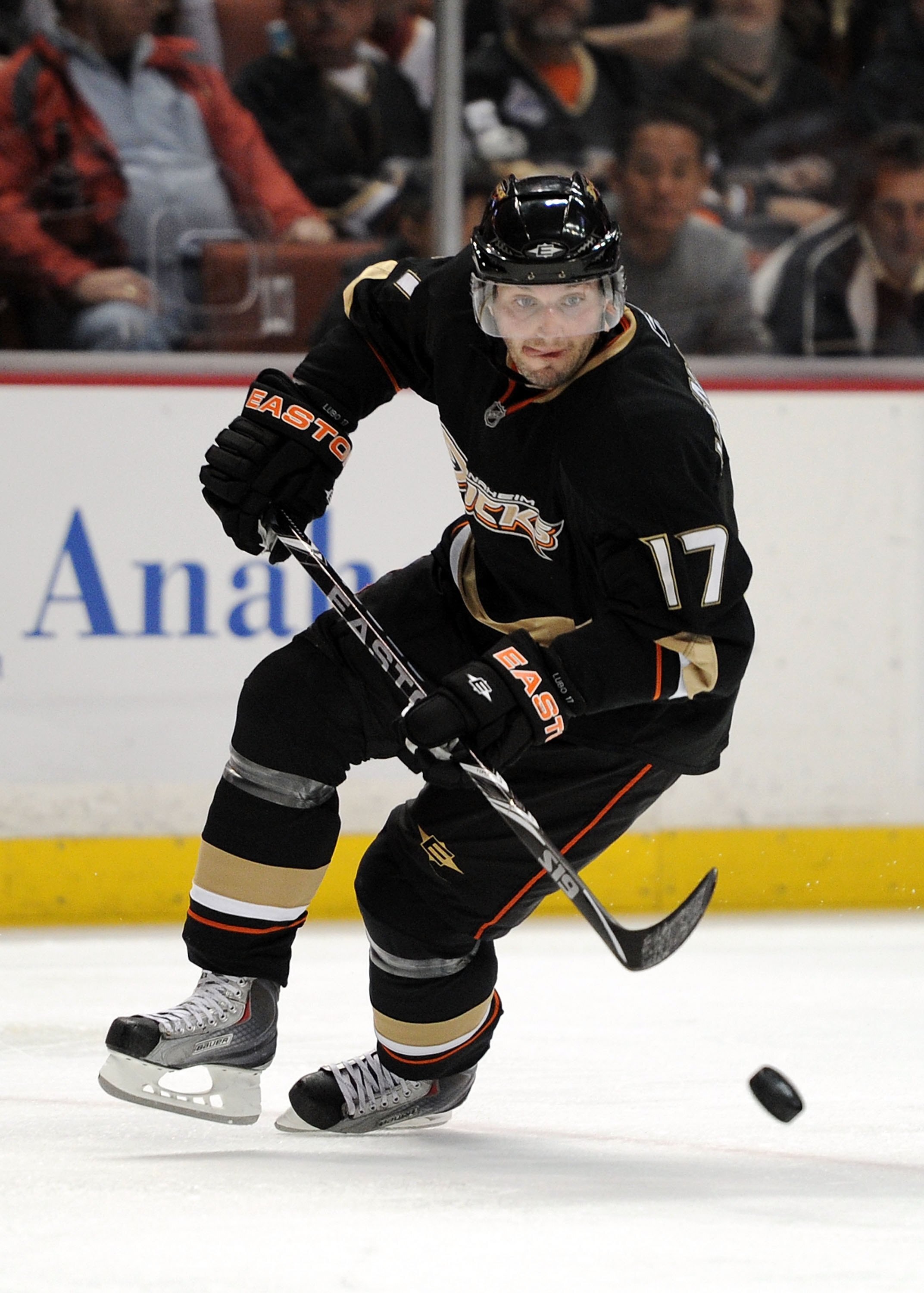 ANAHEIM, CA - MARCH 19: Lubomir Visnovsky #17 of the Anaheim Ducks turns for a puck against the New York Islanders at the Honda Center on March 19, 2010 in Anaheim, California. (Photo by Harry How/Getty Images) ANAHEIM, CA - MARCH 19: Lubomir Visnovsky #17 of the Anaheim Ducks turns for a puck against the New York Islanders at the Honda Center on March 19, 2010 in Anaheim, California. (Photo by Harry How/Getty Images)