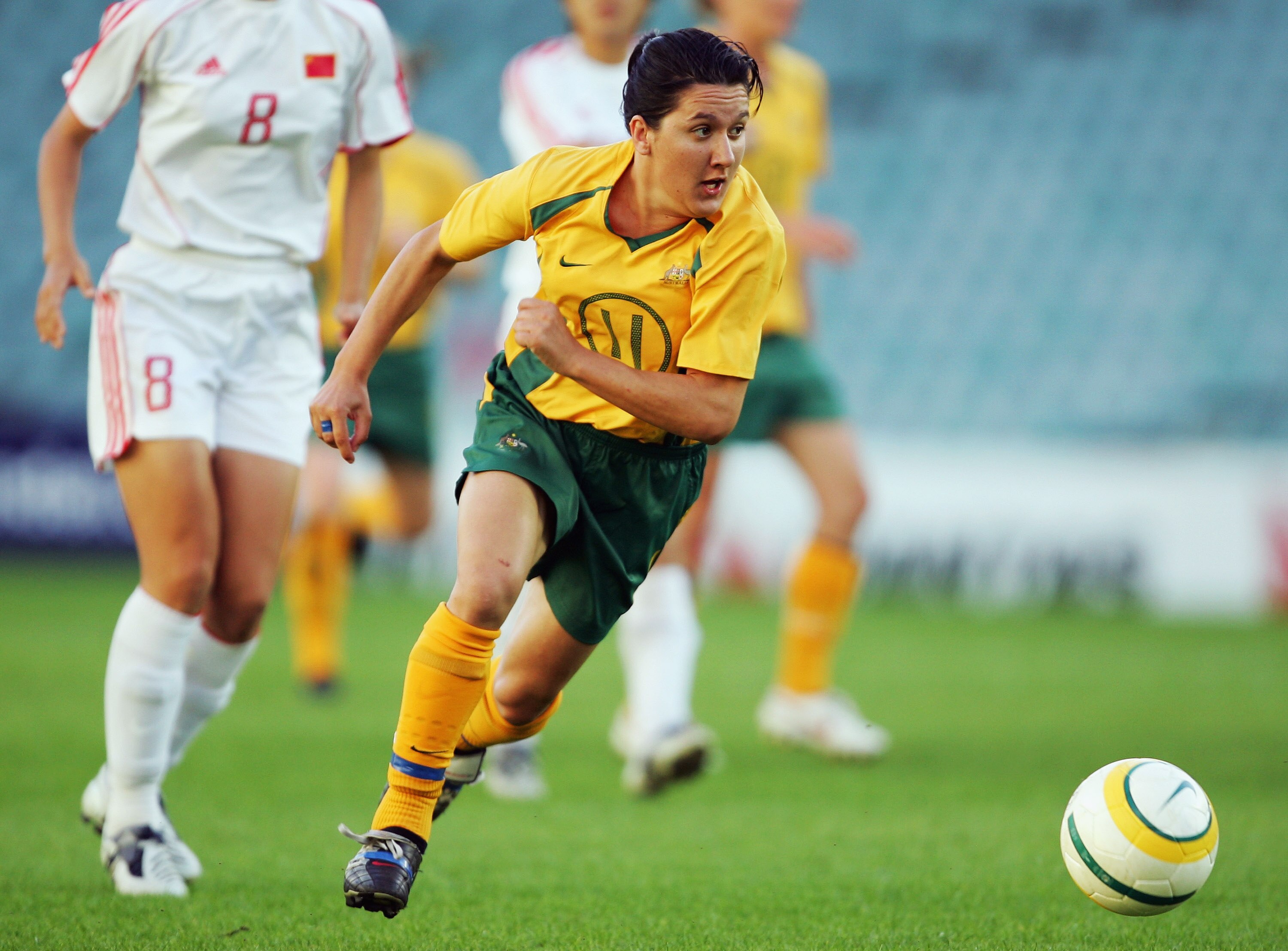 SYDNEY, AUSTRALIA - DECEMBER 03:   Lisa De Vanna  of Australia in action during the International Womens Football match between Australia and China at Aussie Stadium December 3, 2005 in Sydney, Australia. (Photo by Matt King/Getty Images)