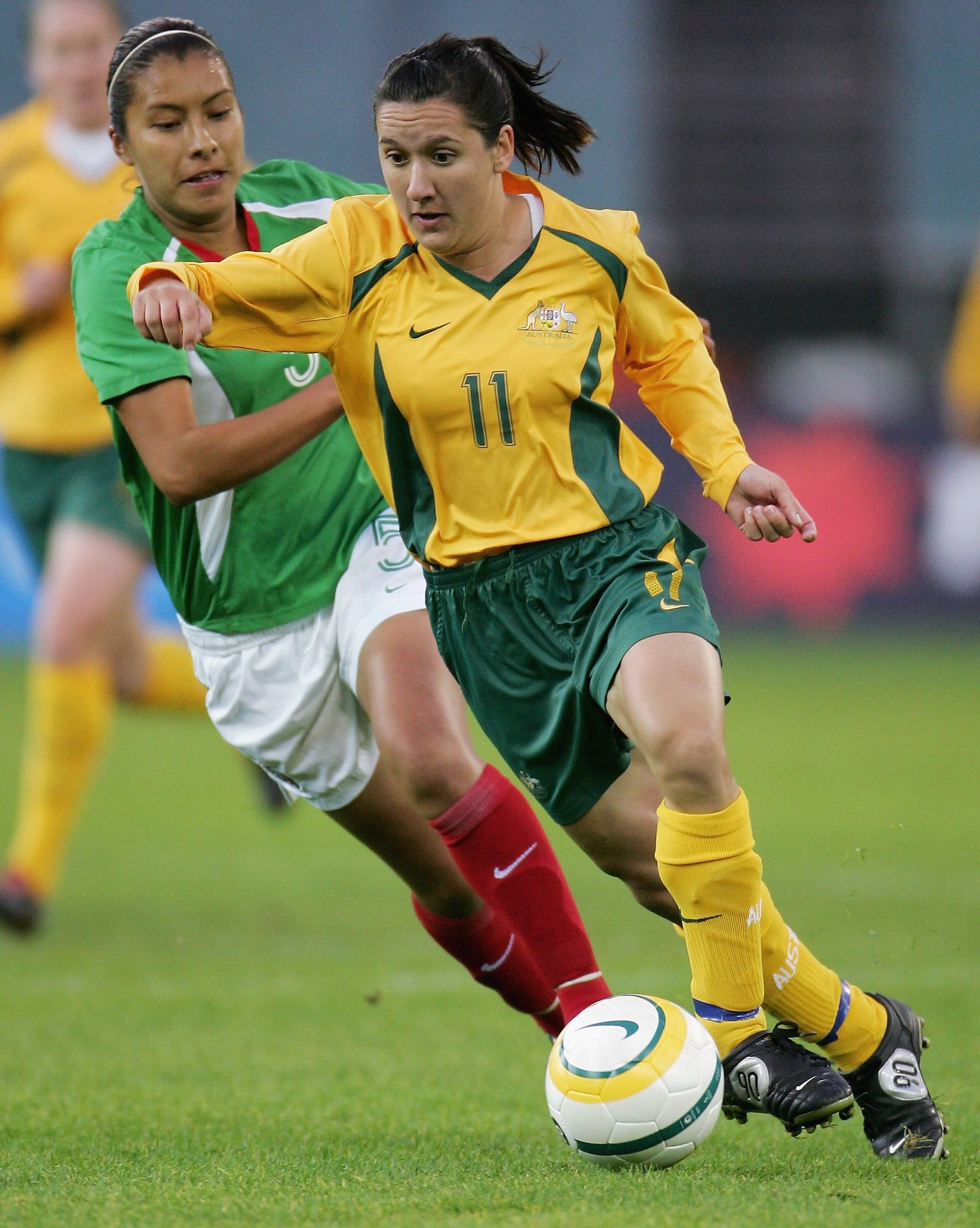 MELBOURNE, AUSTRALIA - MAY 25: Lisa De Vanna of Australia in action during the international friendly match between Australia and Mexico at the Melbourne Cricket Ground May 25, 2006 in Melbourne, Australia.   (Photo by Robert Cianflone/Getty Images)