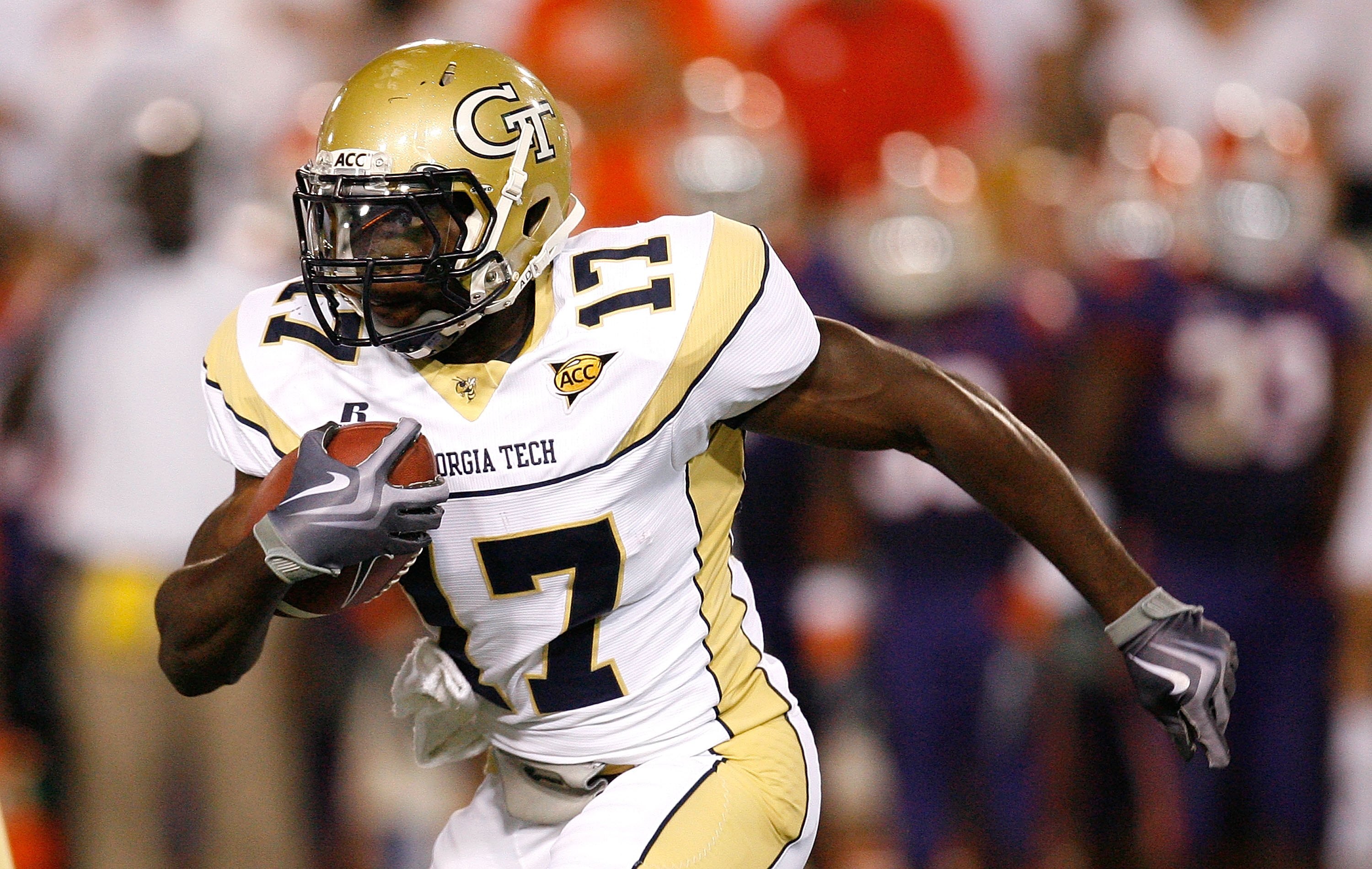 ATLANTA - SEPTEMBER 10:  Orwin Smith #17 of the Georgia Tech Yellow Jackets against the Clemson Tigers at Bobby Dodd Stadium on September 10, 2009 in Atlanta, Georgia.  (Photo by Kevin C. Cox/Getty Images)