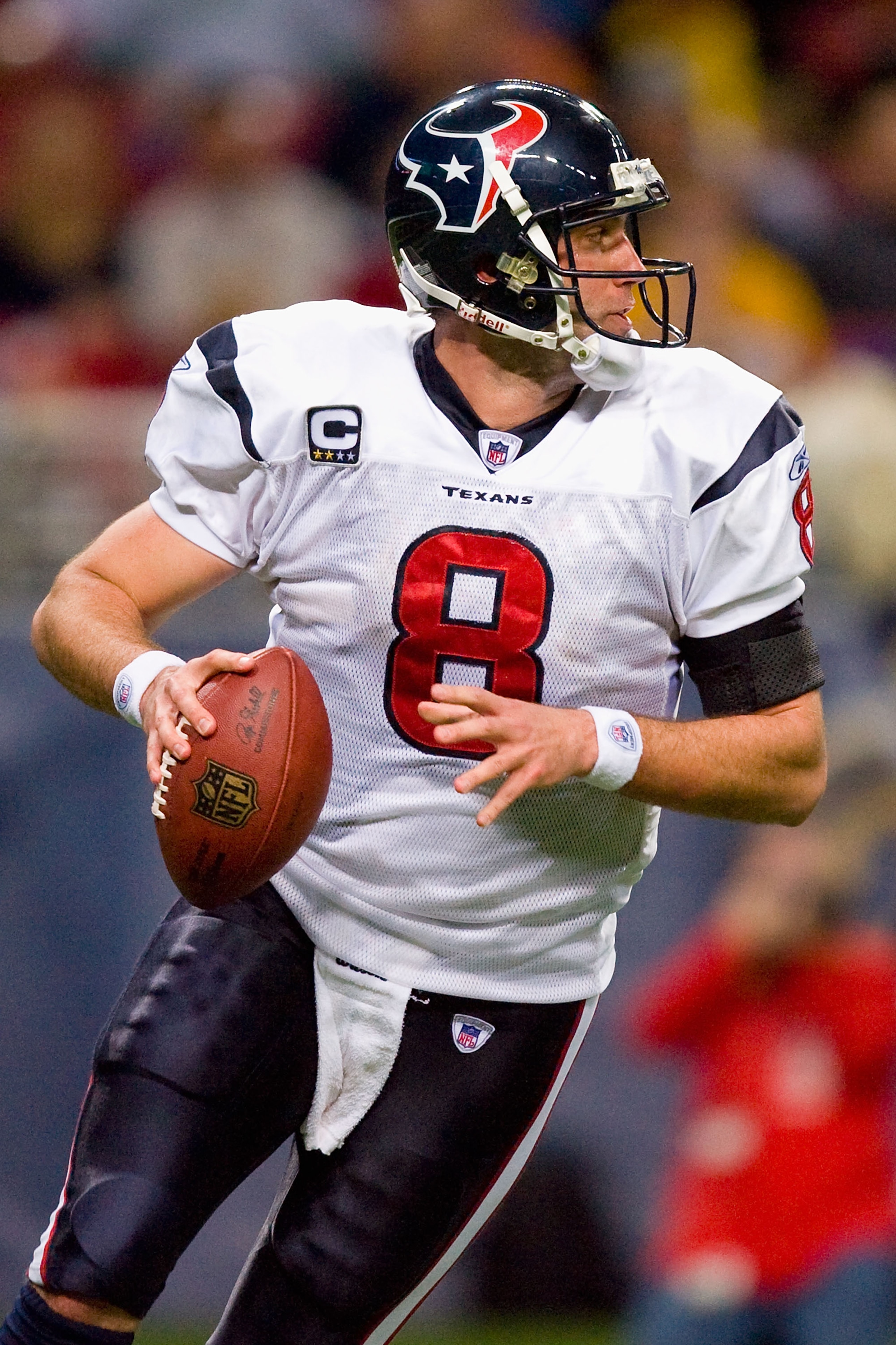 ST. LOUIS - DECEMBER 20: Matt Schaub #8 of the Houston Texans looks to pass against the St. Louis Rams at the Edward Jones Dome on December 20, 2009 in St. Louis, Missouri.  The Texans beat the Rams 16-13.  (Photo by Dilip Vishwanat/Getty Images)