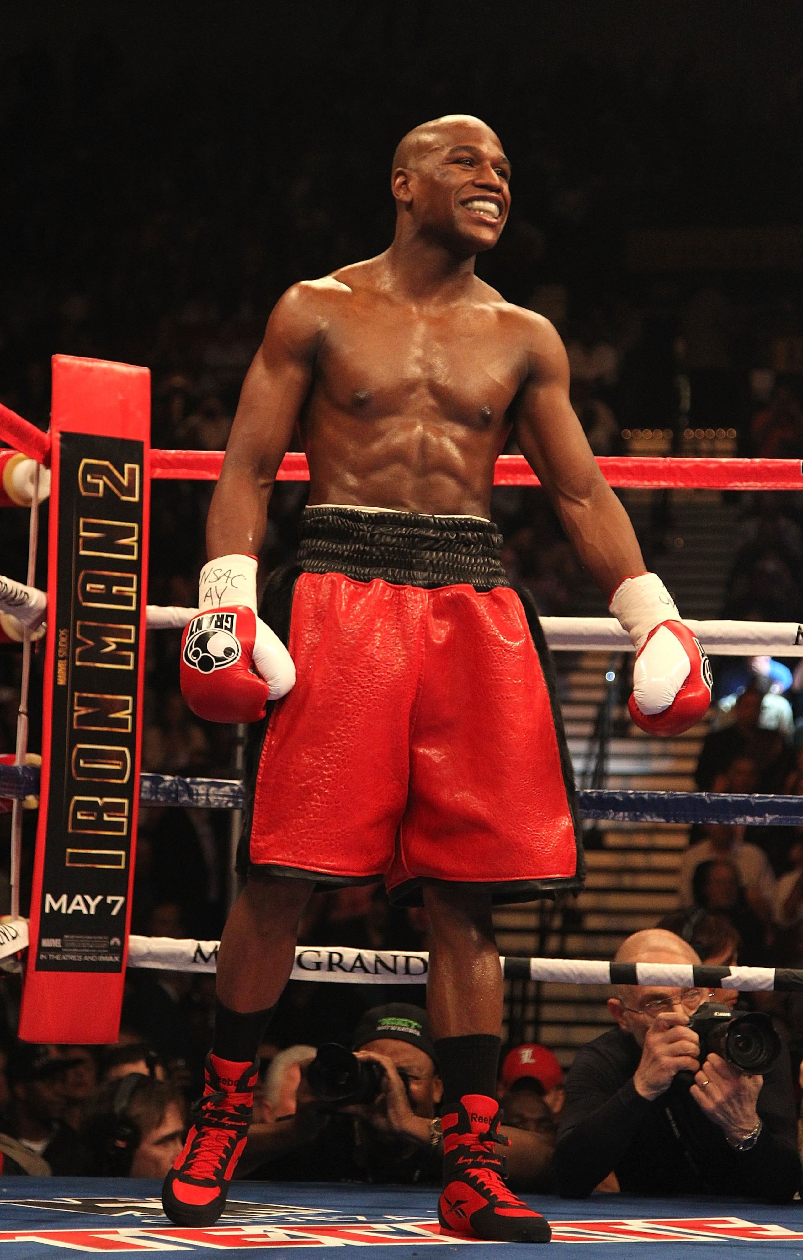 LAS VEGAS - MAY 01:  Floyd Mayweather Jr. looks on at the start of his welterweight fight against Shane Mosley at the MGM Grand Garden Arena on May 1, 2010 in Las Vegas, Nevada.  (Photo by Jed Jacobsohn/Getty Images)