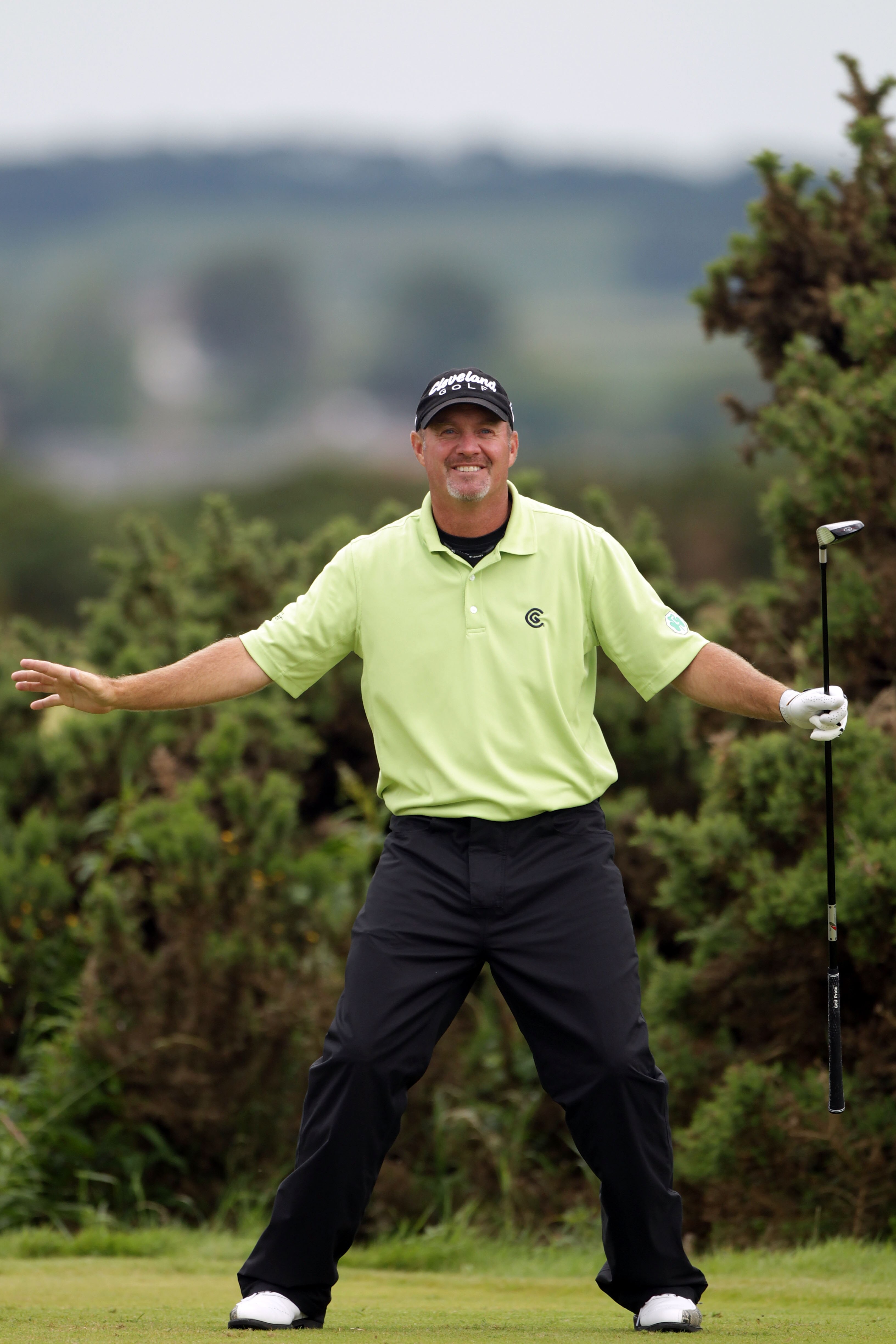 ST ANDREWS, SCOTLAND - JULY 15:  Jerry Kelly of USA reacts on the 10th hole during the first round of the 139th Open Championship on the Old Course, St Andrews on July 15, 2010 in St Andrews, Scotland.  (Photo by Andrew Redington/Getty Images)