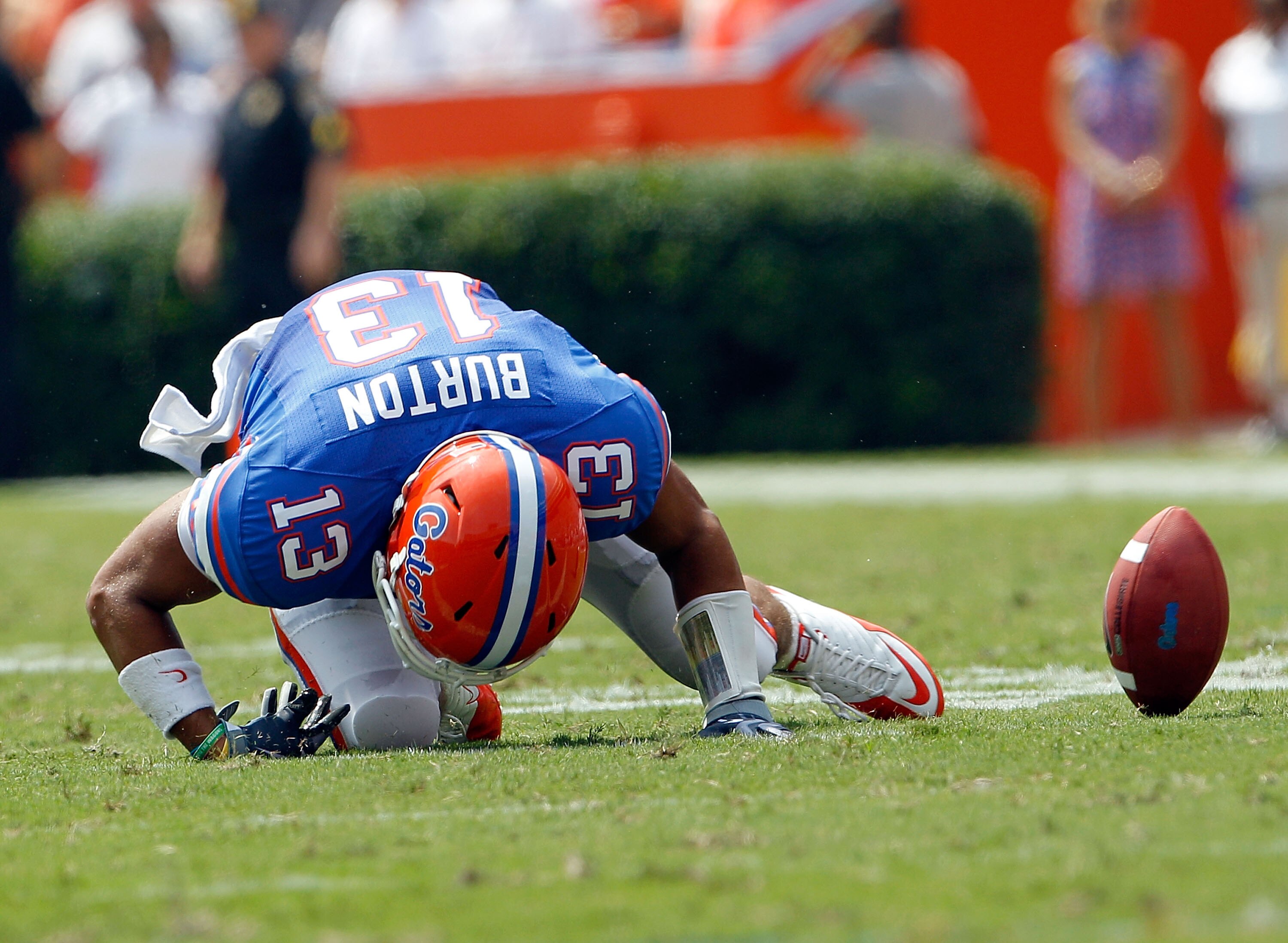 GAINESVILLE, FL - SEPTEMBER 04:  Trey Burton #13 of the Florida Gators attempts a reception against  the Miami University RedHawks at Ben Hill Griffin Stadium on September 4, 2010 in Gainesville, Florida.  (Photo by Sam Greenwood/Getty Images)