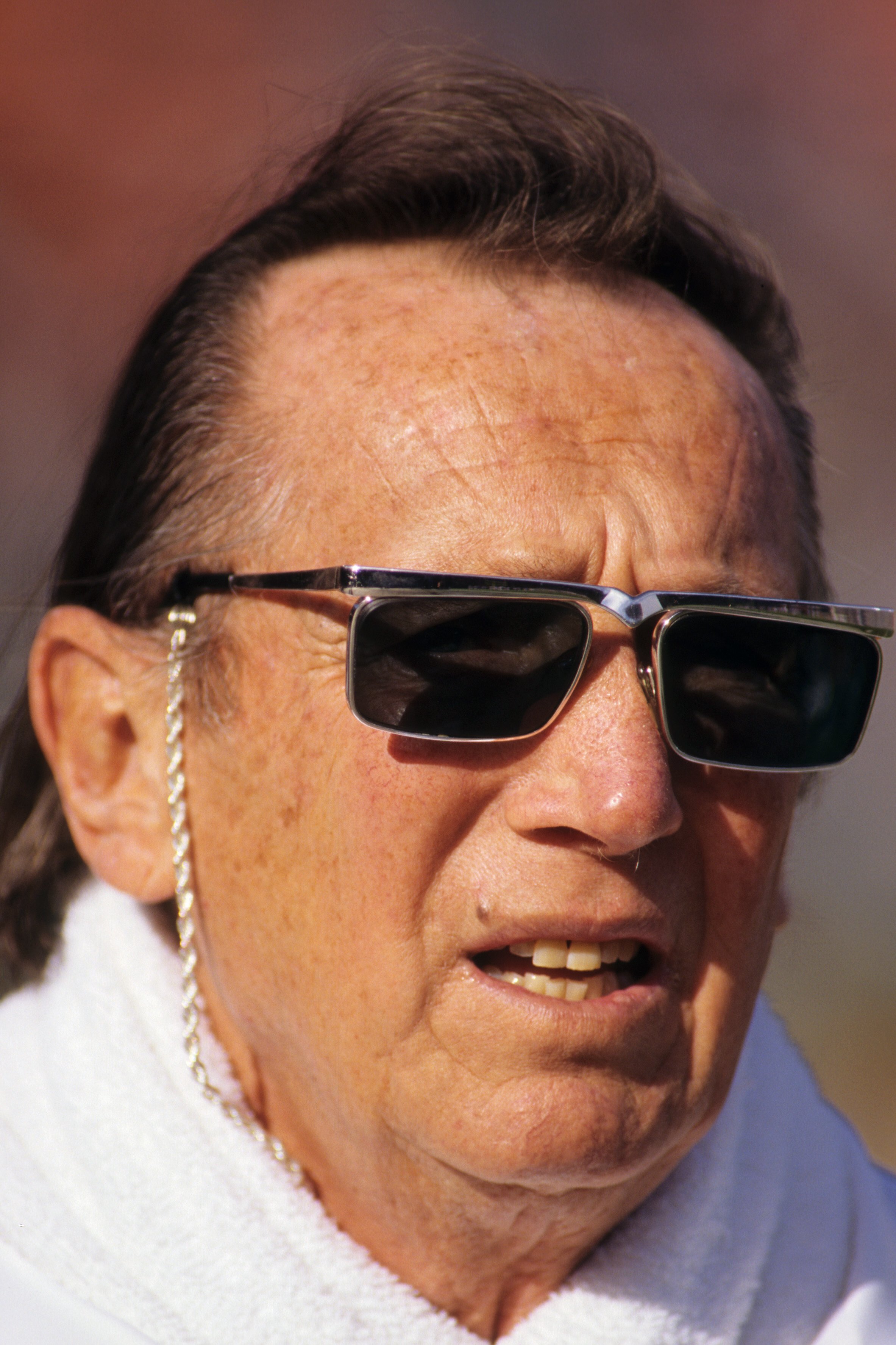 OAKLAND, CA - DECEMBER 24:  Oakland Raiders owner Al Davis looks on during the game against the Denver Broncos at Oakland-Alameda County Coliseum on December 24, 1995 in Oakland, California.  The Broncos won 31-28. (Photo by George Rose/Getty Images)