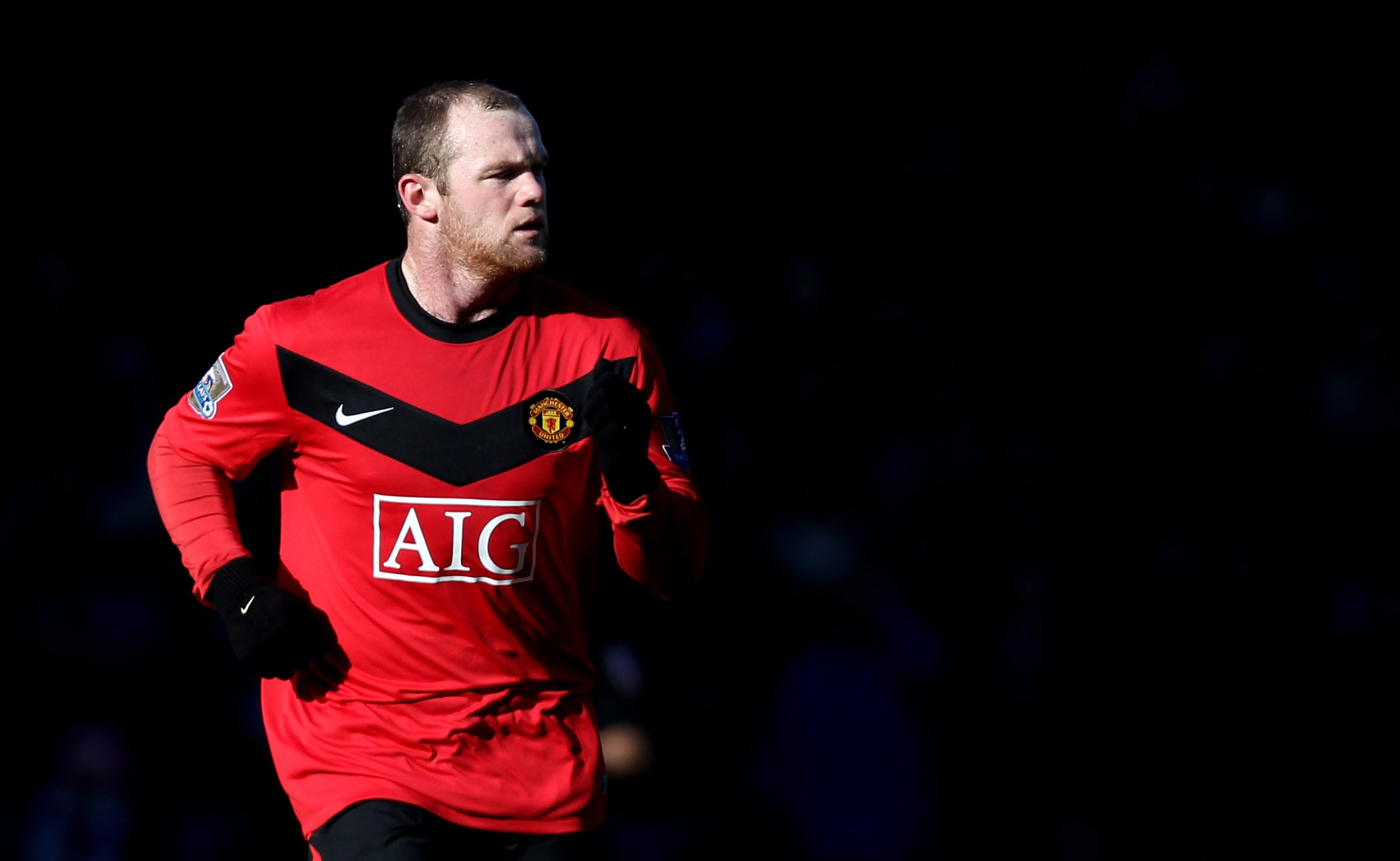 LIVERPOOL, ENGLAND - FEBRUARY 20:  Wayne Rooney of Manchester during the Barclays Premiership match between Everton and Manchester United at Goodison Park on February 20, 2010 in Liverpool, England.  (Photo by Ross Kinnaird/Getty Images)