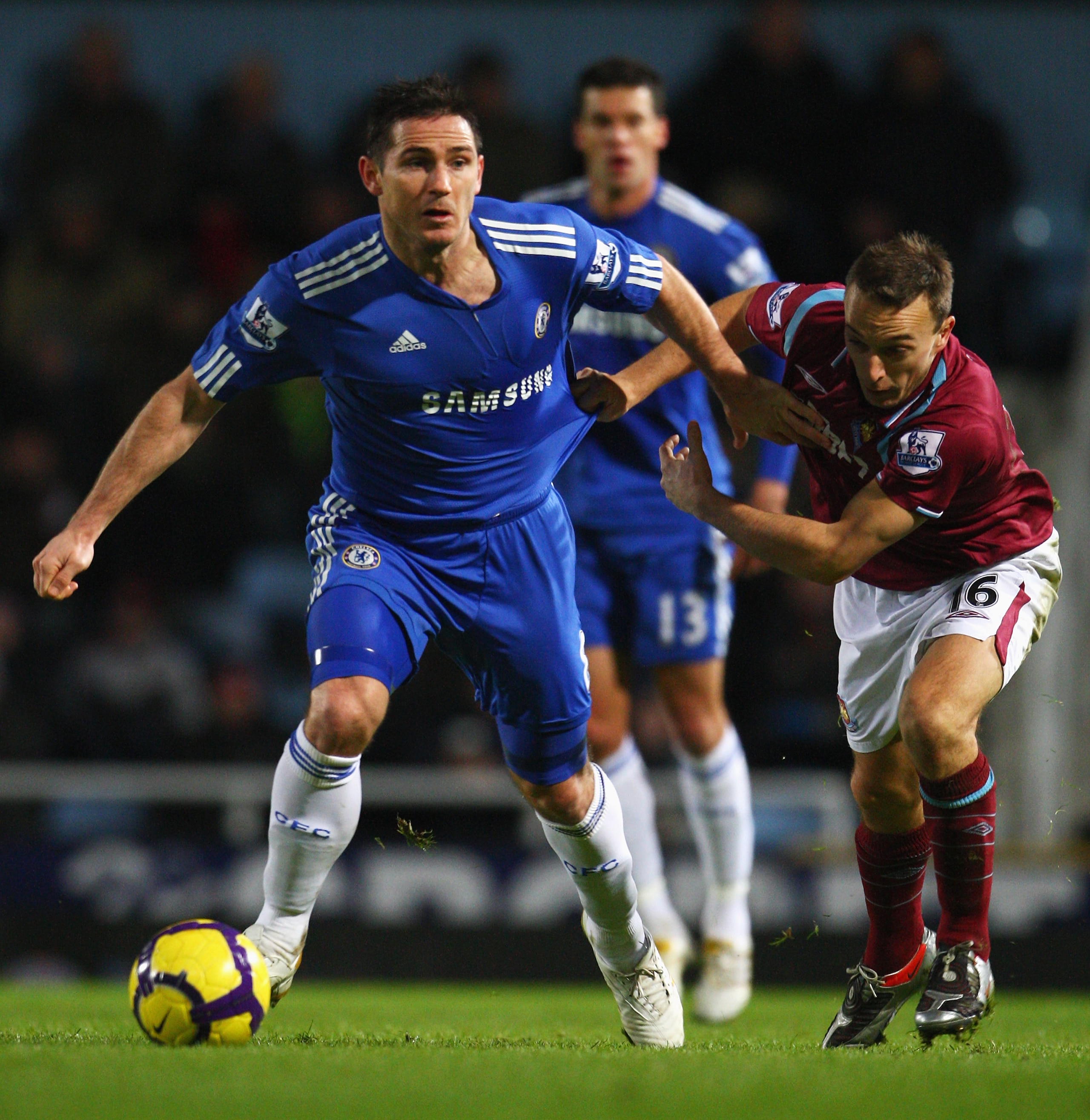 LONDON, ENGLAND - DECEMBER 20: Frank Lampard of Chelsea is challenged by Mark Noble of West Ham United during the Barclays Premier League match between West Ham United and Chelsea at Upton Park on December 20, 2009 in London, England. (Photo by Phil Col LONDON, ENGLAND - DECEMBER 20: Frank Lampard of Chelsea is challenged by Mark Noble of West Ham United during the Barclays Premier League match between West Ham United and Chelsea at Upton Park on December 20, 2009 in London, England. (Photo by Phil Col