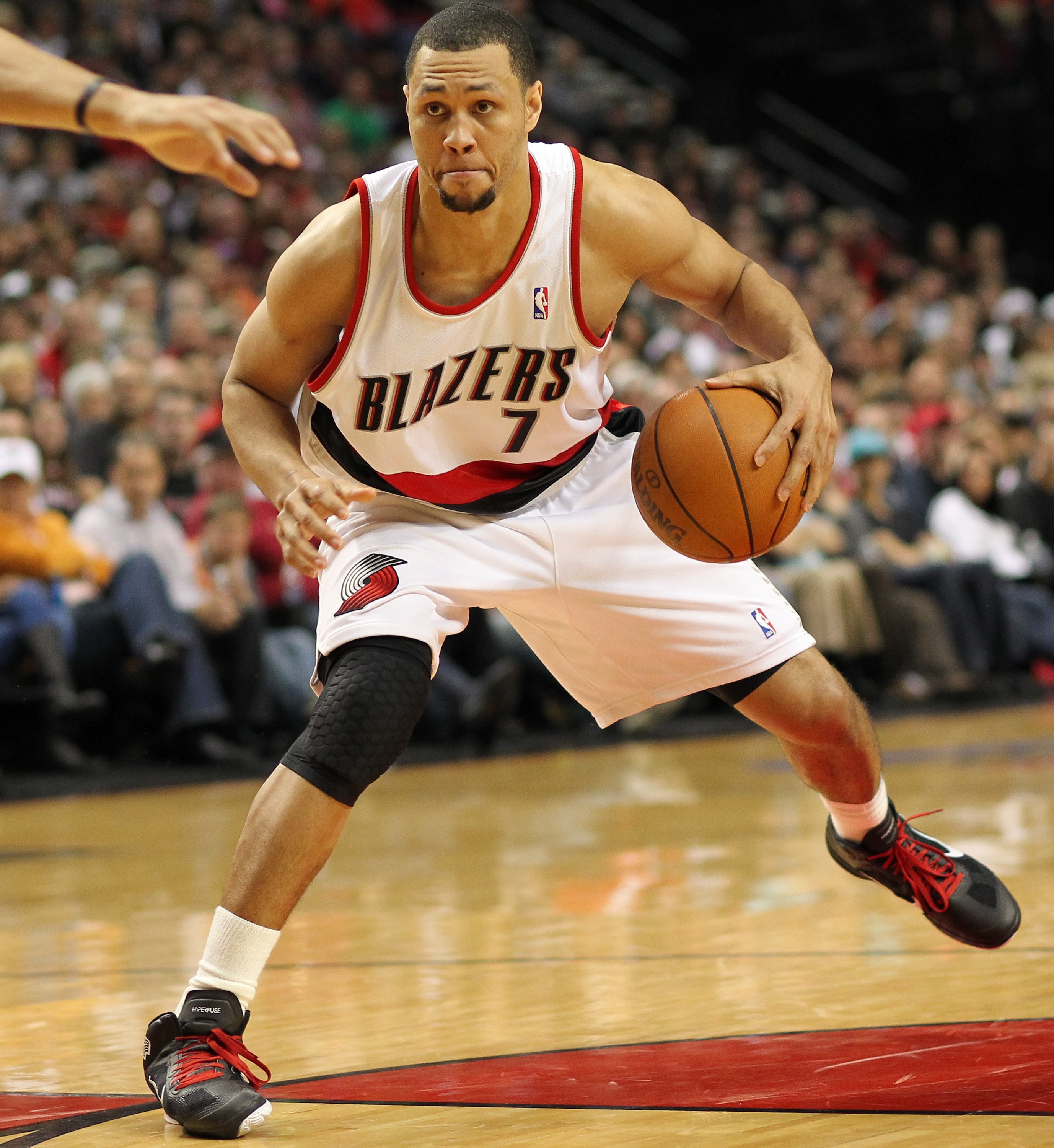 PORTLAND, OR - APRIL 24:  Brandon Roy #7 of the Portland Trail Blazers drives against the Phoenix Suns during Game Four of the Western Conference Quarterfinals of the NBA Playoffs on April 24, 2010 at the Rose Garden in Portland, Oregon. The Blazers defea
