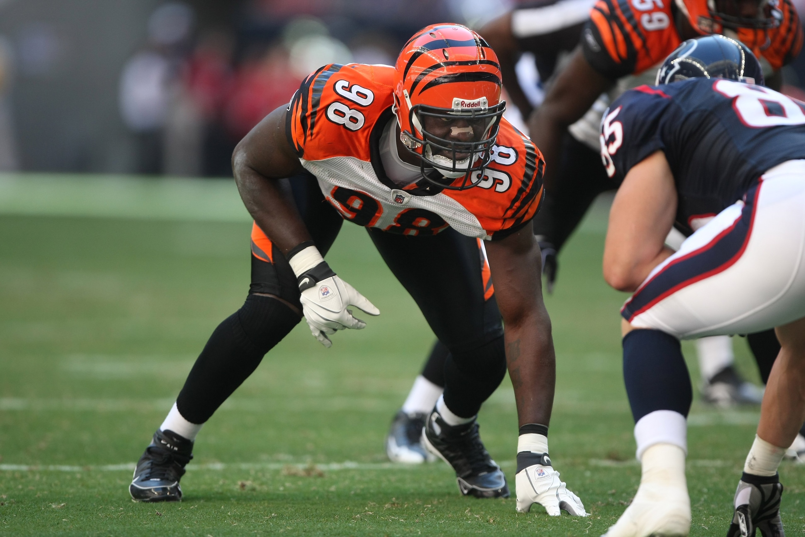 HOUSTON - OCTOBER 26:  Defensive end Antwan Odom #98 of the Cincinnati Bengals sets on the line against the Houston Texans on October 26, 2008 at Reliant Stadium in Houston, Texas.  (Photo by Stephen Dunn/Getty Images)