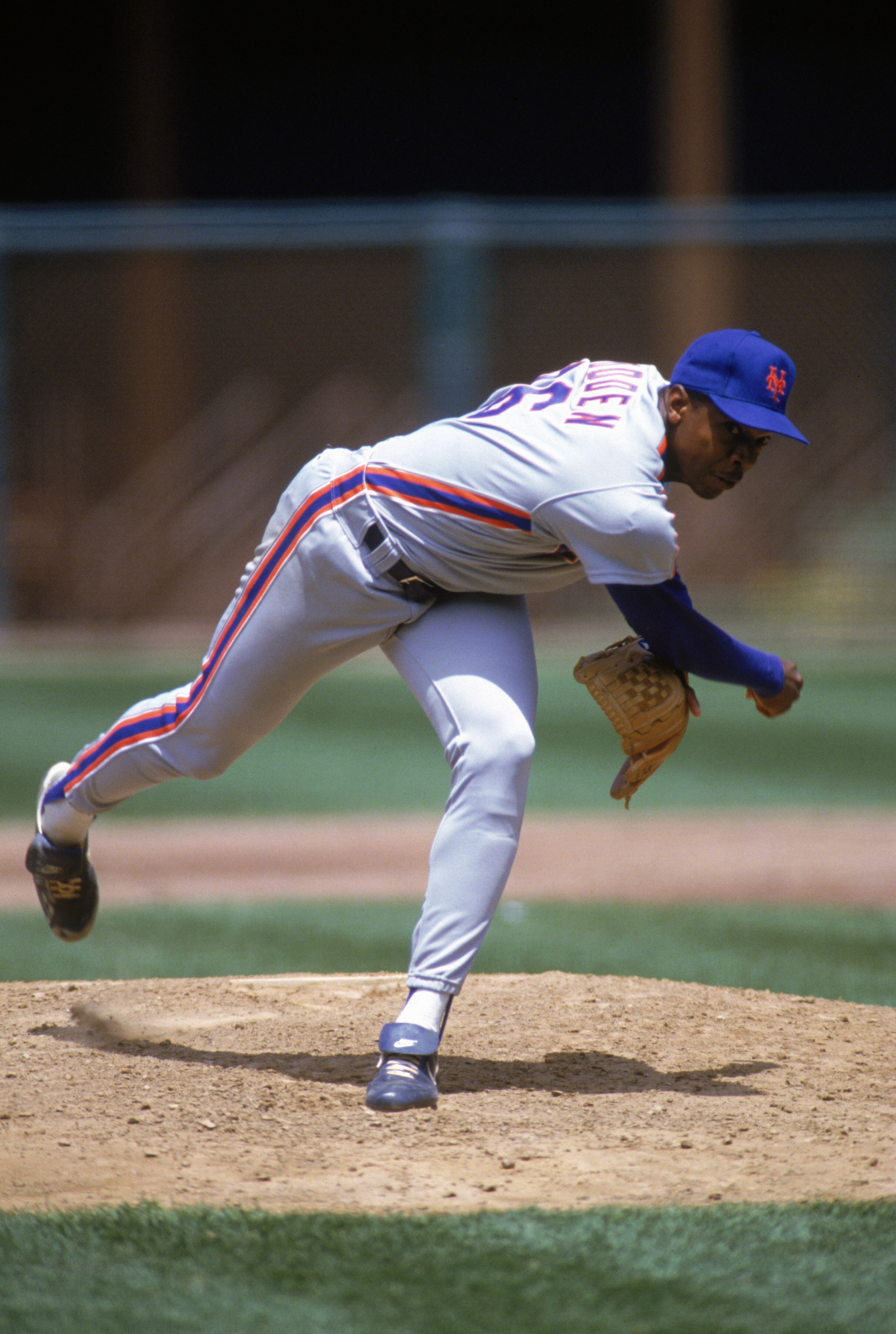 SAN FRANCISCO - 1990:  Dwight Gooden #16 of the New York Mets delivers a pitch during a game against the San Francisco Giants in 1990 at Candlestick Park in San Francisco, California.  (Photo by Otto Greule Jr/Getty Images)