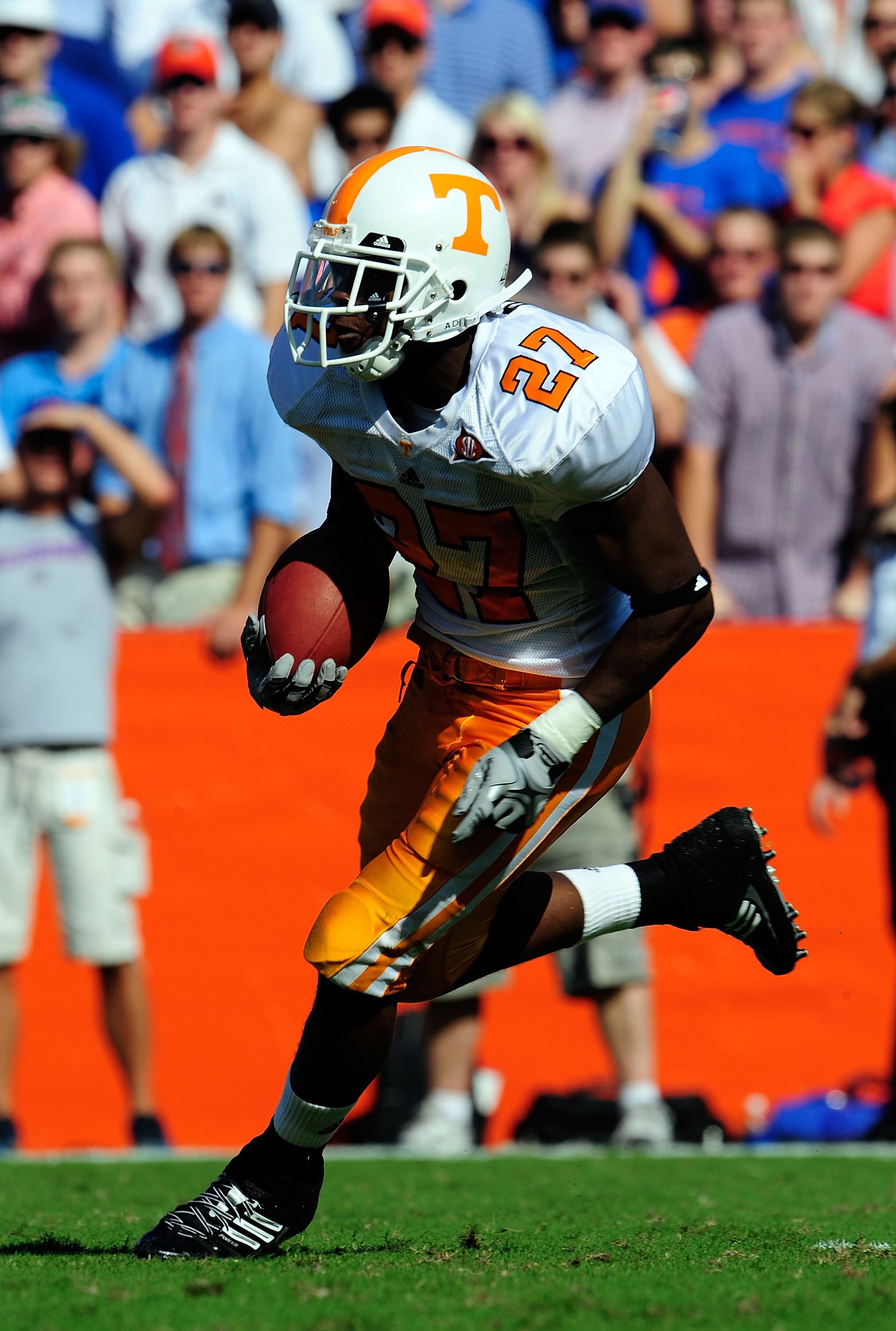 GAINESVILLE, FL - SEPTEMBER 19:  David Oku #27 of the Tennessee Volunteers runs during the game against the Florida Gators at Ben Hill Griffin Stadium on September 19, 2009 in Gainesville, Florida.  (Photo by Sam Greenwood/Getty Images)