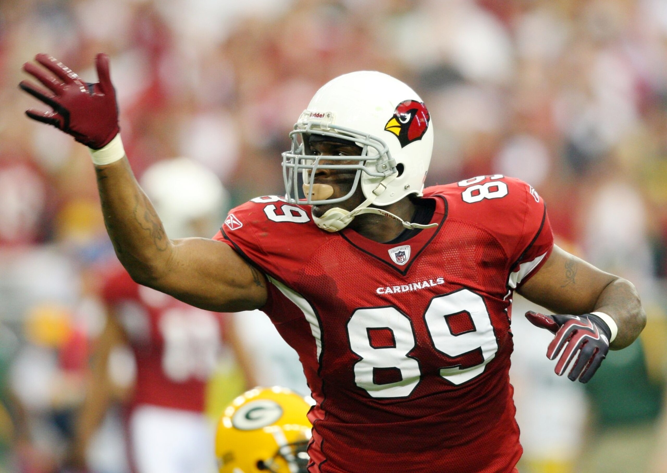 GLENDALE, AZ - JANUARY 10:  Ben Patrick #89 of the Arizona Cardinals signals first down during the second quarter of the 2010 NFC wild-card playoff game against the Green Bay Packers at University of Phoenix Stadium on January 10, 2010 in Glendale, Arizon