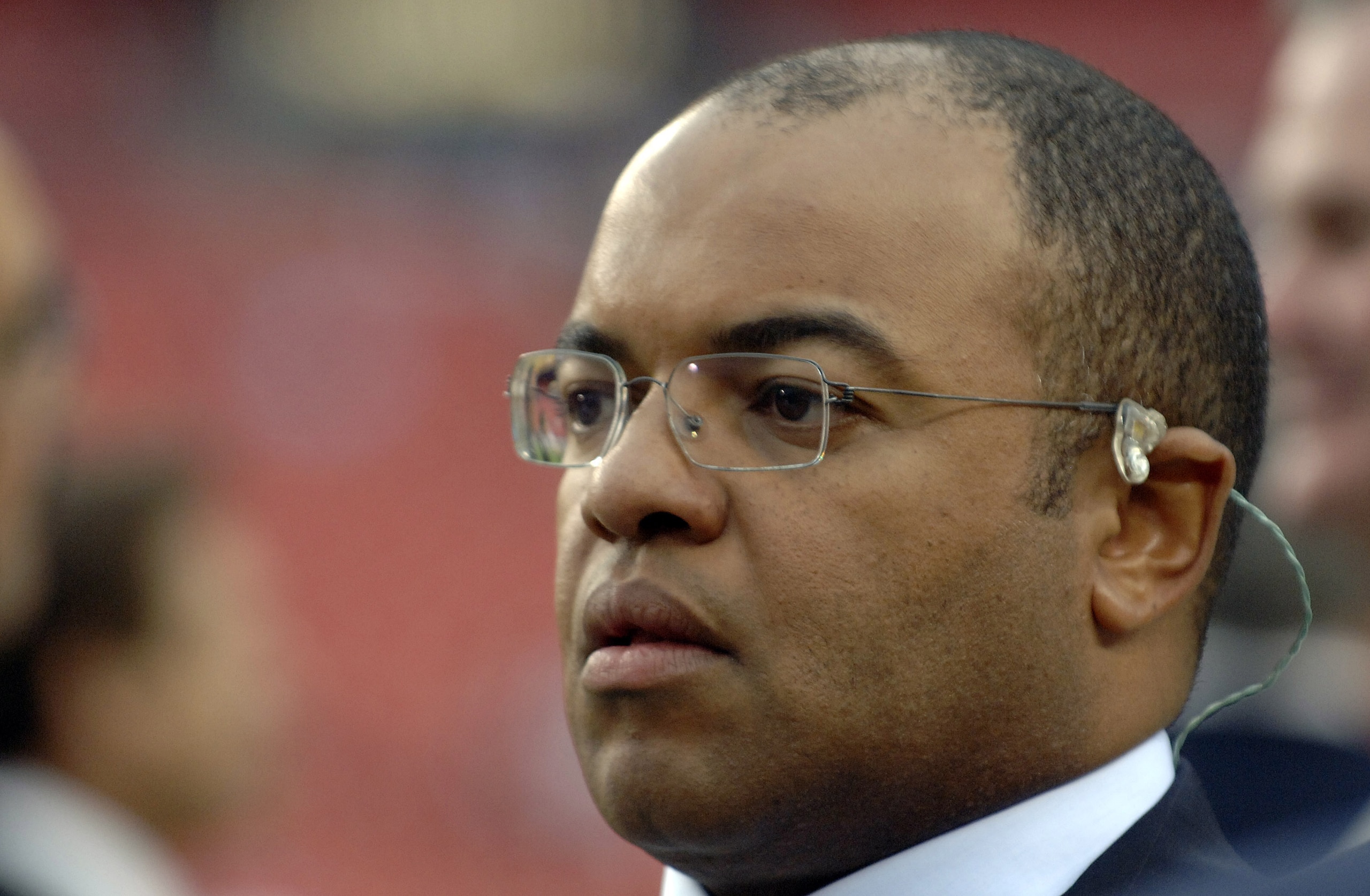 TV commentator Mike Tirico on ESPN Monday Night Football September 11, 2006 in Washington. The Minnesota Vikings defeated the Redskins 19 - 16. (Photo by Al Messerschmidt/Getty Images) TV commentator Mike Tirico on ESPN Monday Night Football September 11, 2006 in Washington. The Minnesota Vikings defeated the Redskins 19 - 16. (Photo by Al Messerschmidt/Getty Images)