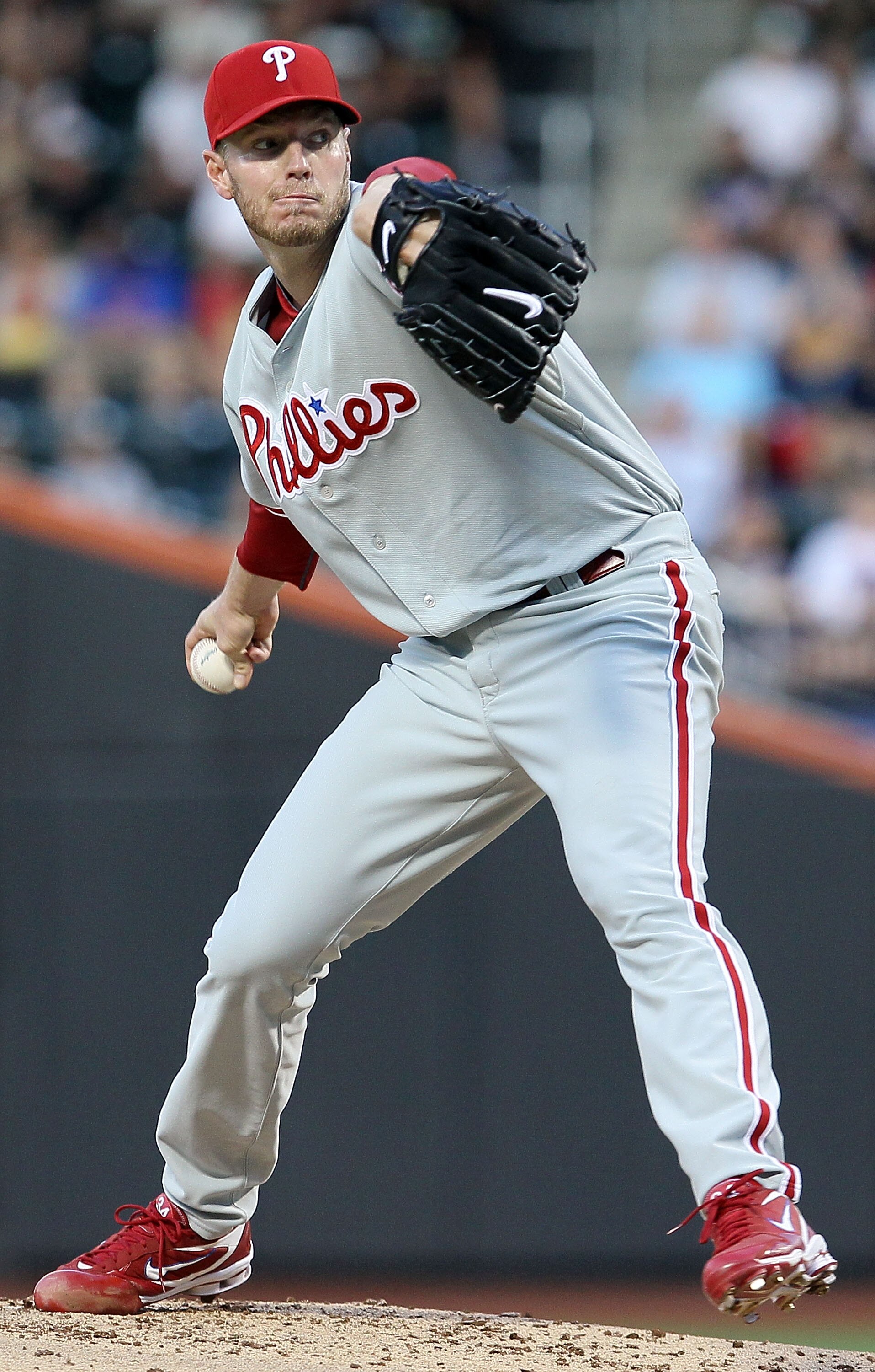 NEW YORK - AUGUST 14: Roy Halladay #34 of the Philadelphia Phillies delivers a pitch against the New York Mets on August 14, 2010 at Citi Field in the Flushing neighborhood of the Queens borough of New York City. (Photo by Jim McIsaac/Getty Images) NEW YORK - AUGUST 14: Roy Halladay #34 of the Philadelphia Phillies delivers a pitch against the New York Mets on August 14, 2010 at Citi Field in the Flushing neighborhood of the Queens borough of New York City. (Photo by Jim McIsaac/Getty Images)