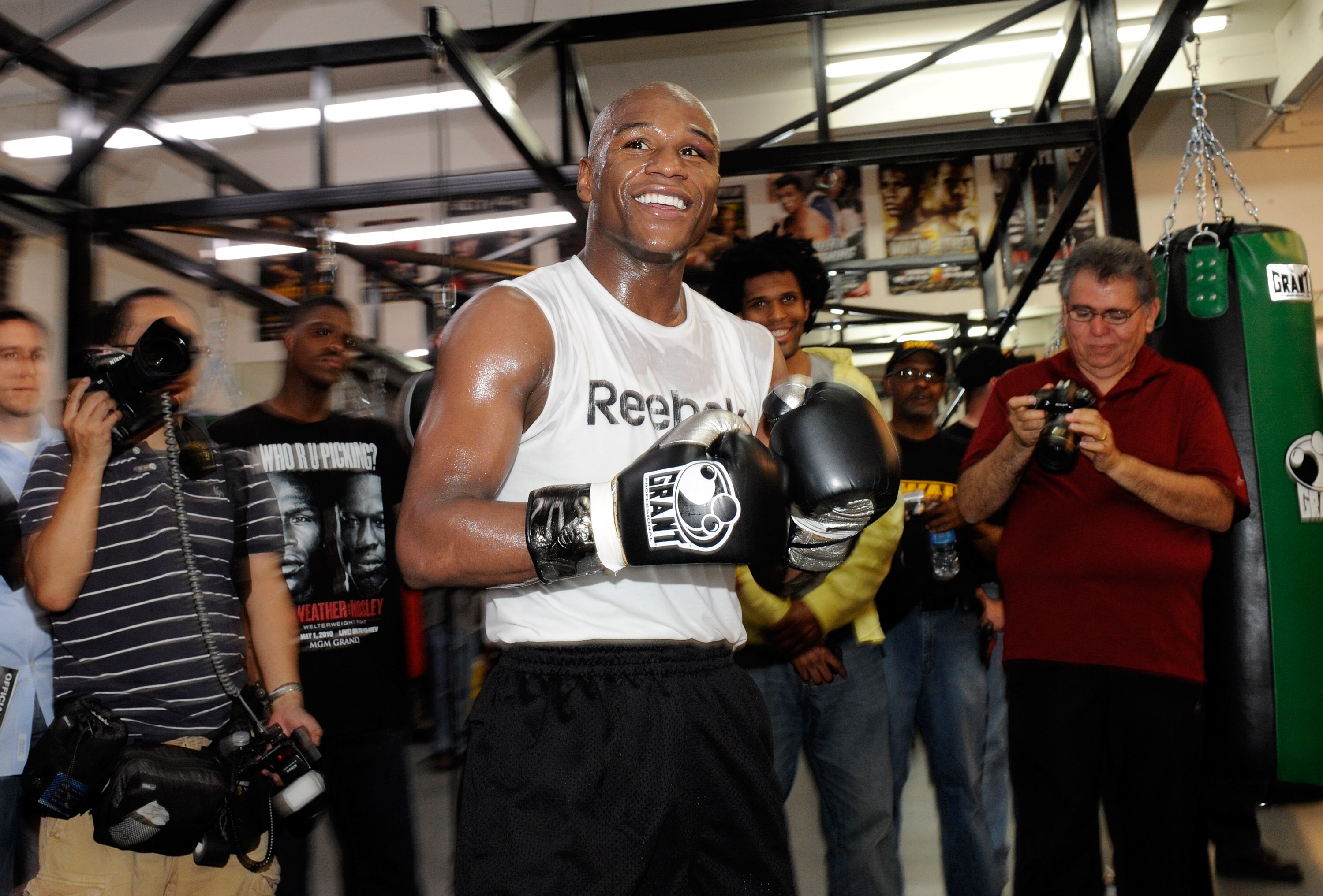 LAS VEGAS - APRIL 14:  Boxer Floyd Mayweather Jr. smiles during a workout April 14, 2010 in Las Vegas, Nevada. Mayweather is scheduled to face Shane Mosley in a 12-round welterweight bout on May 1, 2010 in Las Vegas.  (Photo by Ethan Miller/Getty Images)