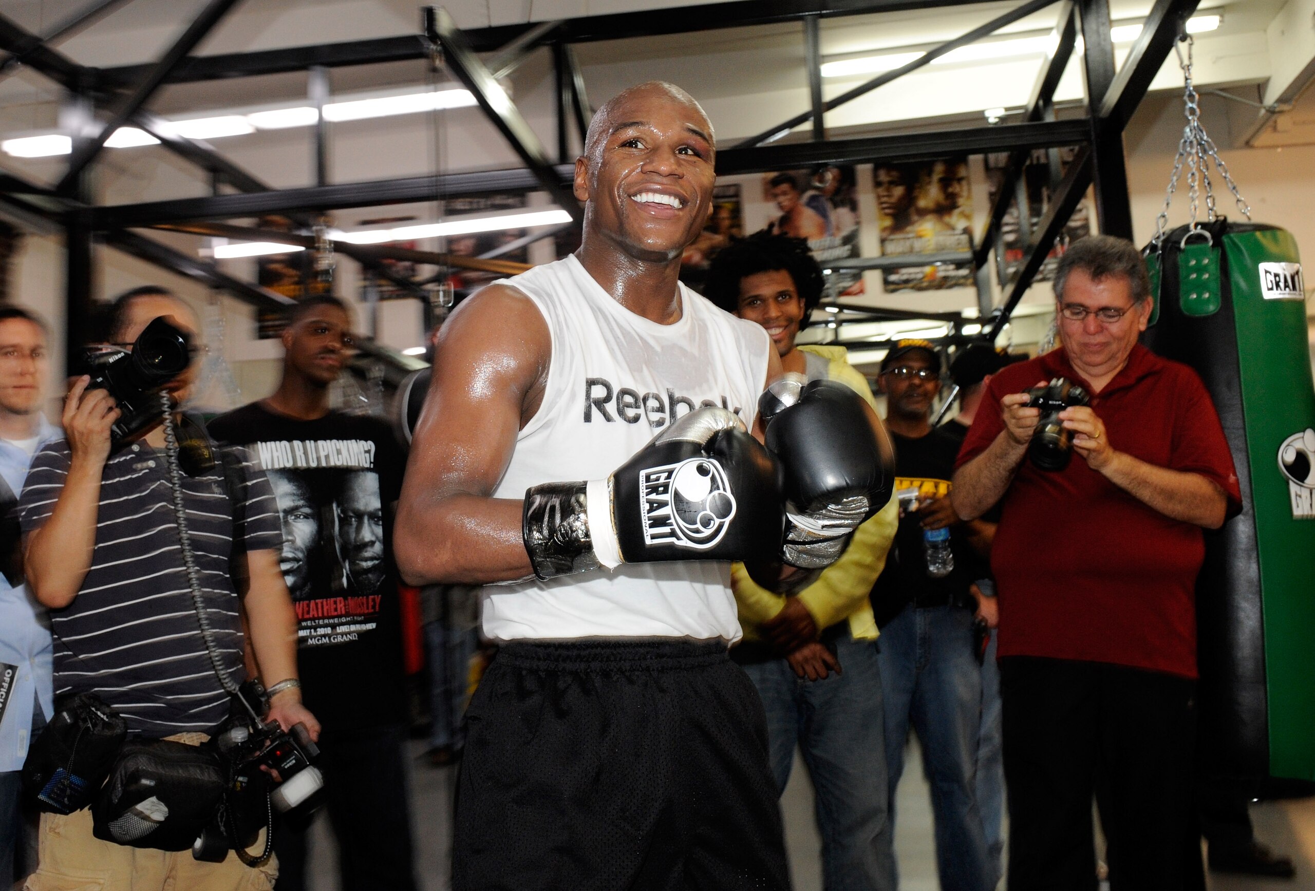 LAS VEGAS - APRIL 14: Boxer Floyd Mayweather Jr. smiles during a workout April 14, 2010 in Las Vegas, Nevada. Mayweather is scheduled to face Shane Mosley in a 12-round welterweight bout on May 1, 2010 in Las Vegas. (Photo by Ethan Miller/Getty Images) LAS VEGAS - APRIL 14: Boxer Floyd Mayweather Jr. smiles during a workout April 14, 2010 in Las Vegas, Nevada. Mayweather is scheduled to face Shane Mosley in a 12-round welterweight bout on May 1, 2010 in Las Vegas. (Photo by Ethan Miller/Getty Images)