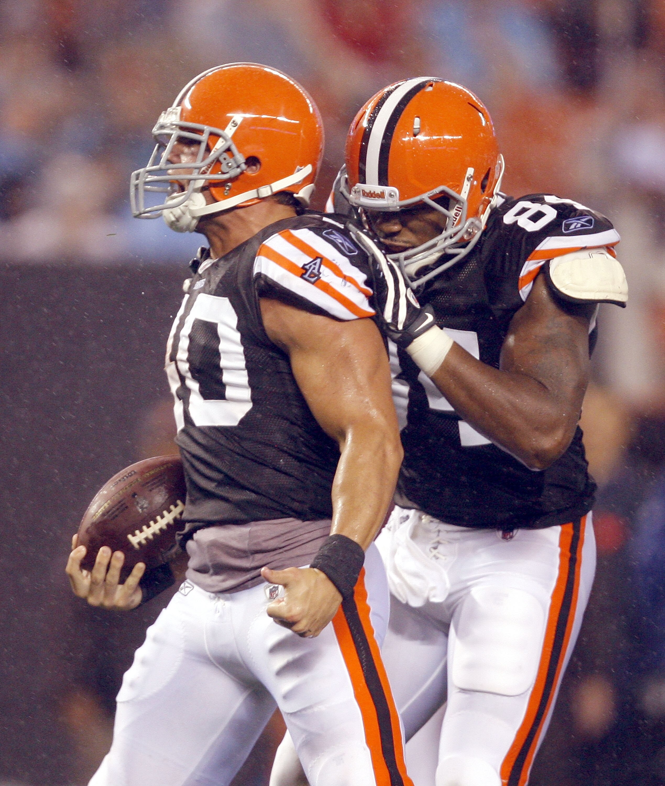 CLEVELAND - AUGUST 21:  Peyton Hillis #40 of the Cleveland Browns celebrates with Robert Royal #84 after a run against the St. Louis Rams at Cleveland Browns Stadium on August 21, 2010 in Cleveland, Ohio.  (Photo by Matt Sullivan/Getty Images)