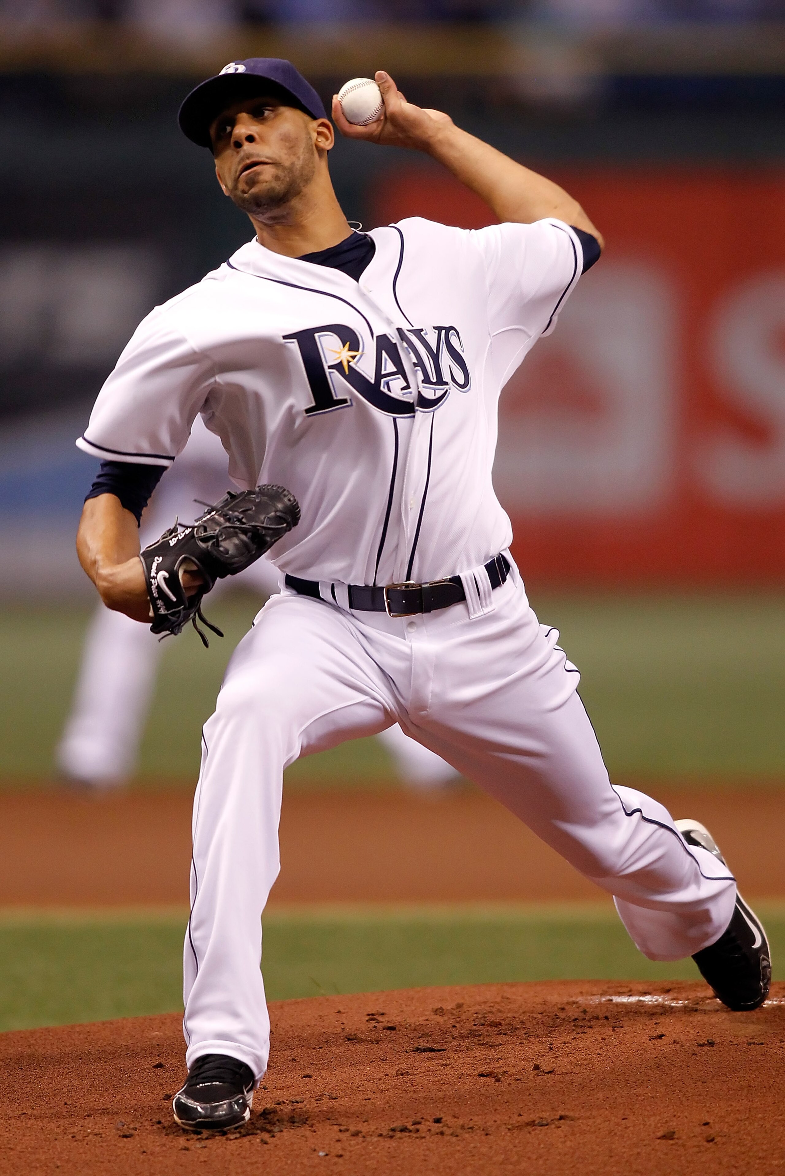 ST PETERSBURG, FL - AUGUST 27:  Pitcher David Price #14 of the Tampa Bay Rays pitches against the Boston Red Sox during the game at Tropicana Field on August 27, 2010 in St. Petersburg, Florida.  (Photo by J. Meric/Getty Images)
